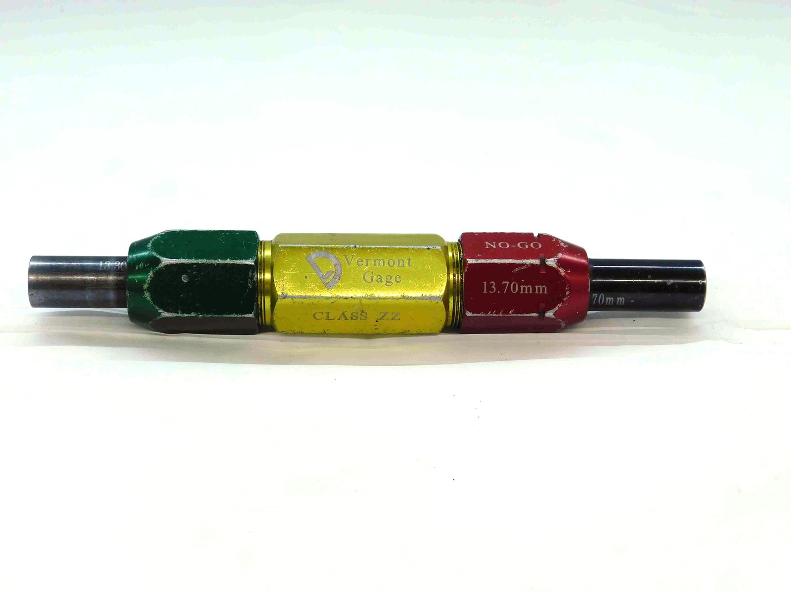 13.300 & 13.700 CL ZZ mm PIN PLUG GAGE GO NOGO 13.000 +.300 13 .5236 13.30 13.70