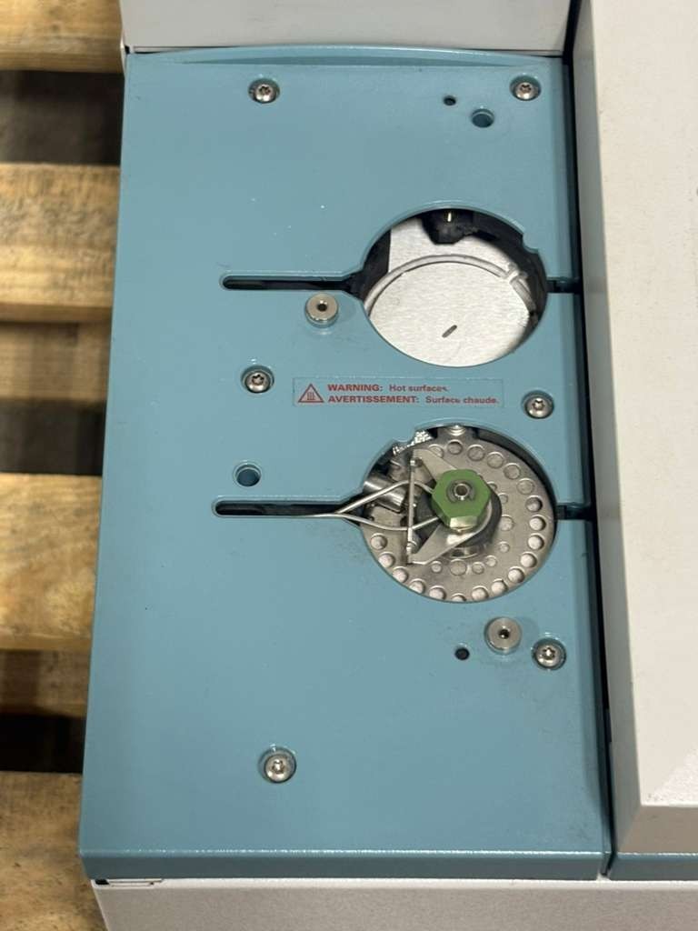 Agilent Technologies 6890N Gas Chromatograph Network GC System Part G1530N