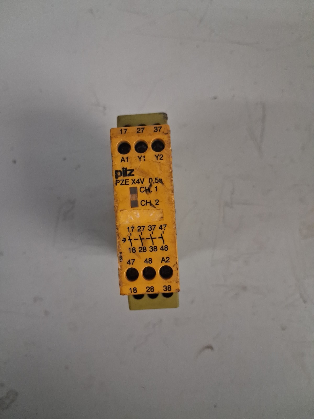 Pilz PZE X4VP 0,5 Safety Relay, 24VDC