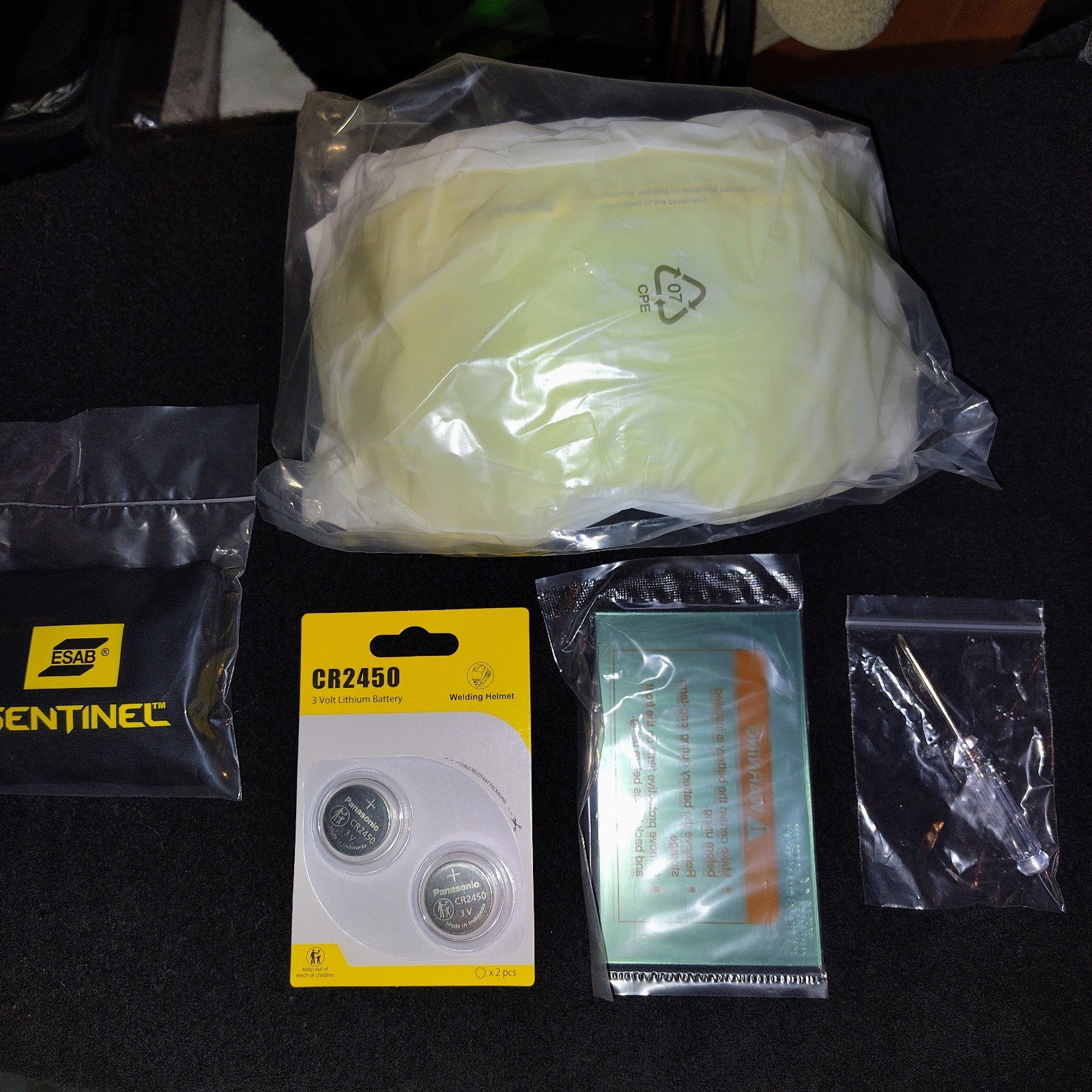 ESAB Sentinel A-60 Auto-Darkening Welding Helmet 3/5-13 4 Sensor Black