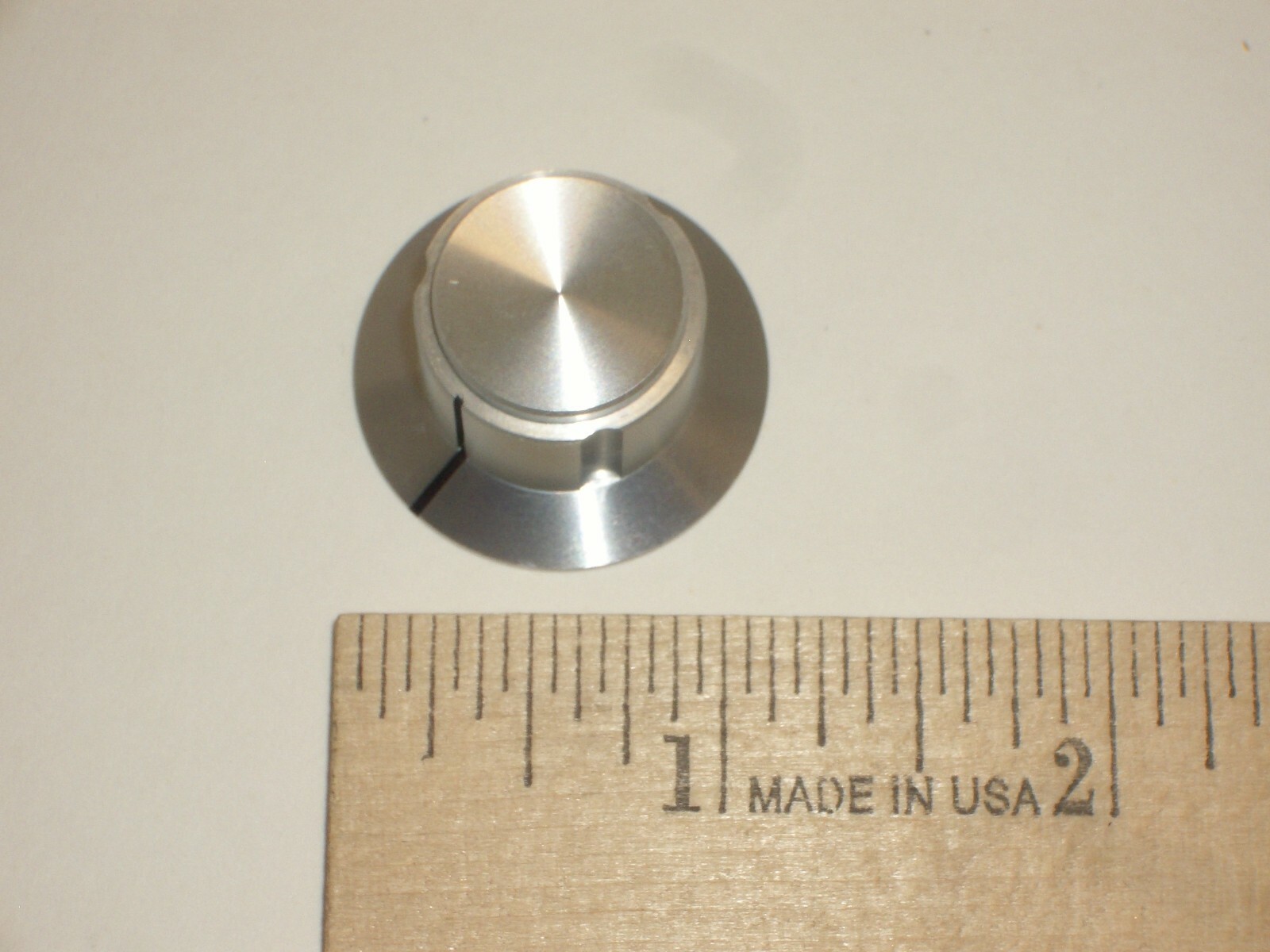 CED P-K650SIL SILVER ALUMINUM SKIRTED RADIO DIAL KNOB 1.1″Dx0.6″T 1/4″ SHAFT 1PC