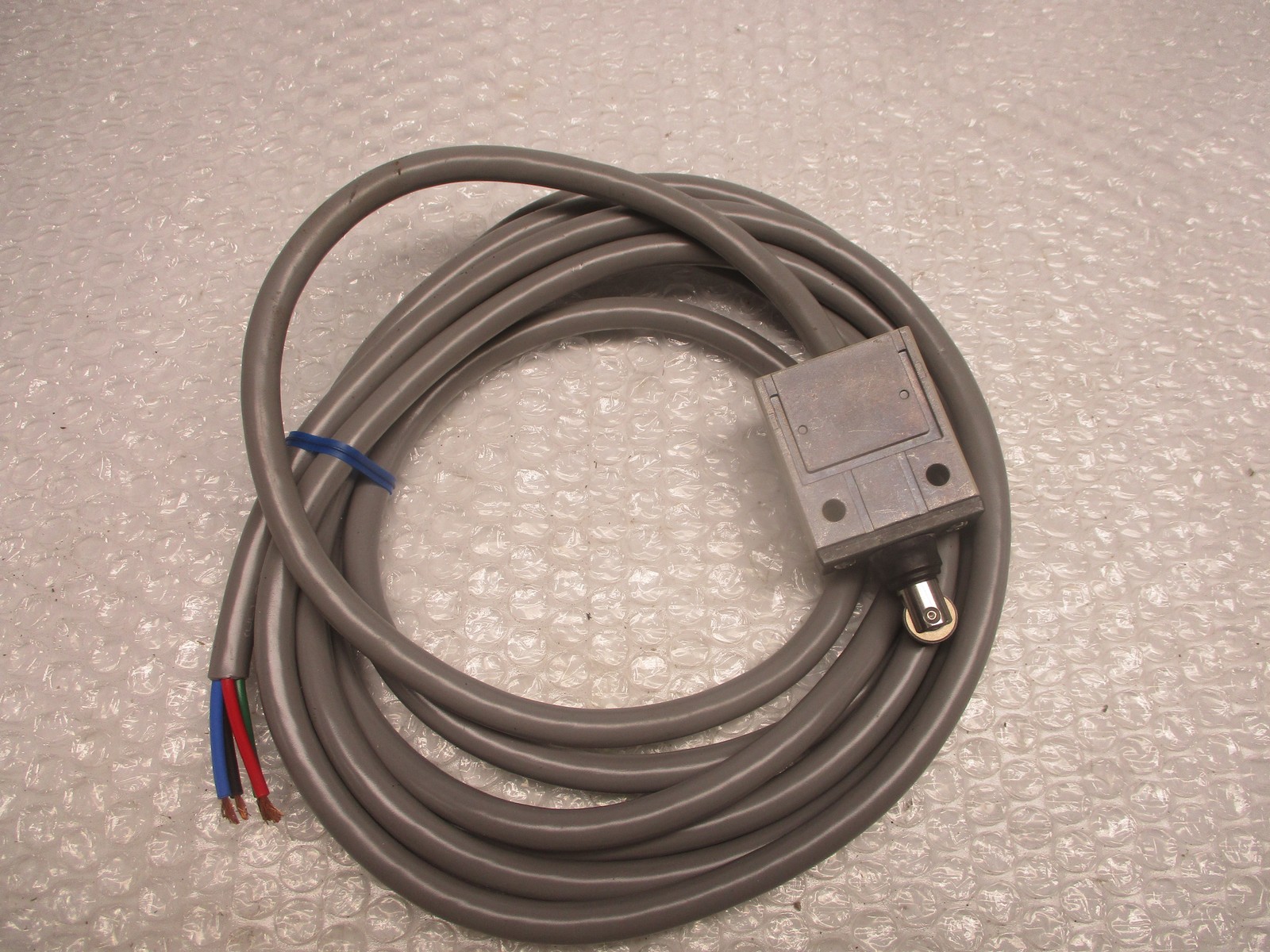 OMRON D4C-1632 SWITCH NSNP