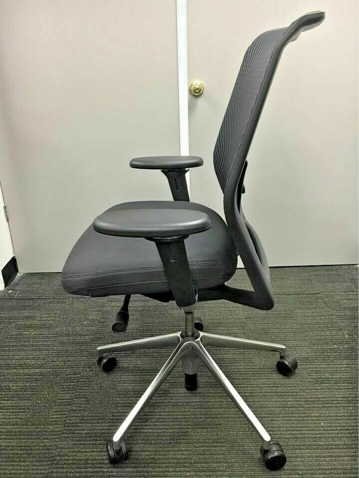 VITRA ID DARK BLUE MESH TASK CHAIR