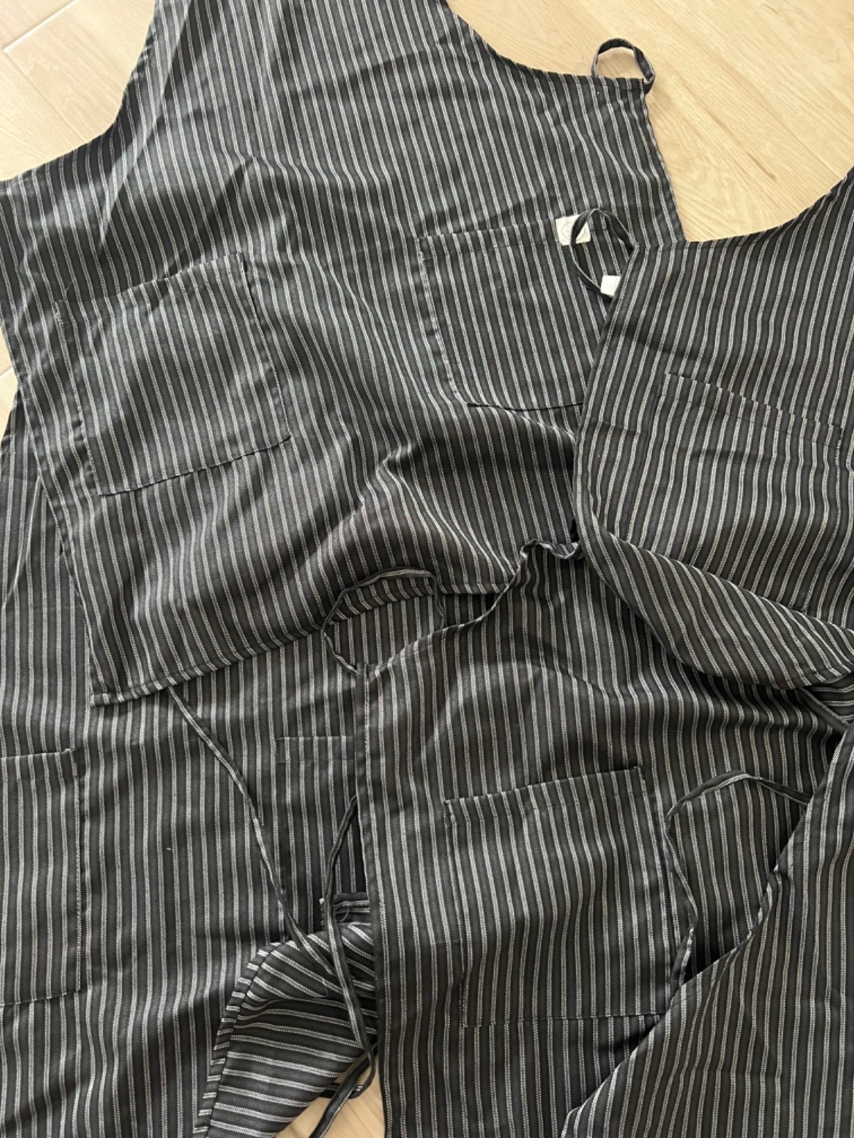 ! EUC! LOT OF 5! Pro Chef Adjustable Apron with 2 pockets Black and white stripe