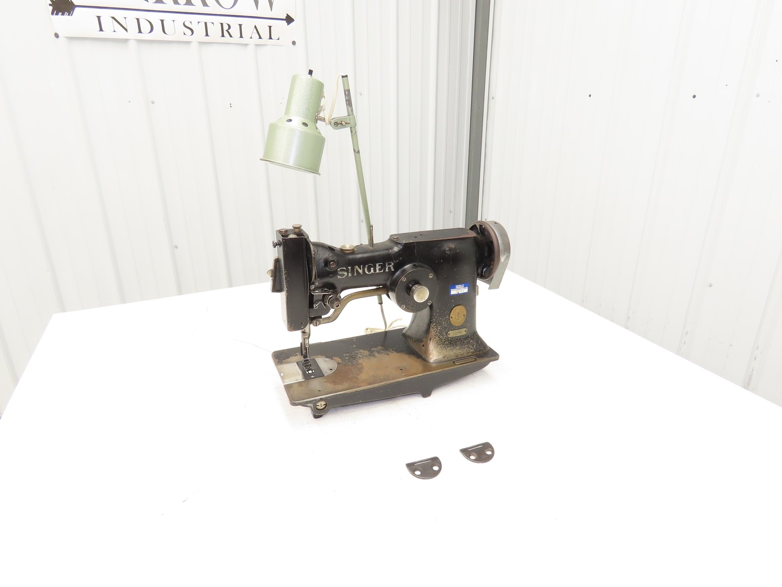 Singer 107W1 Industrial Sewing Machine Head Zig Zag & Straight Vintage