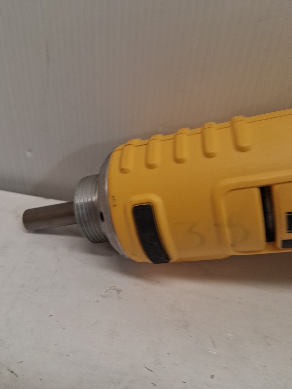 12#197 DCE531 PENCIL VIBRATOR CORDLESS