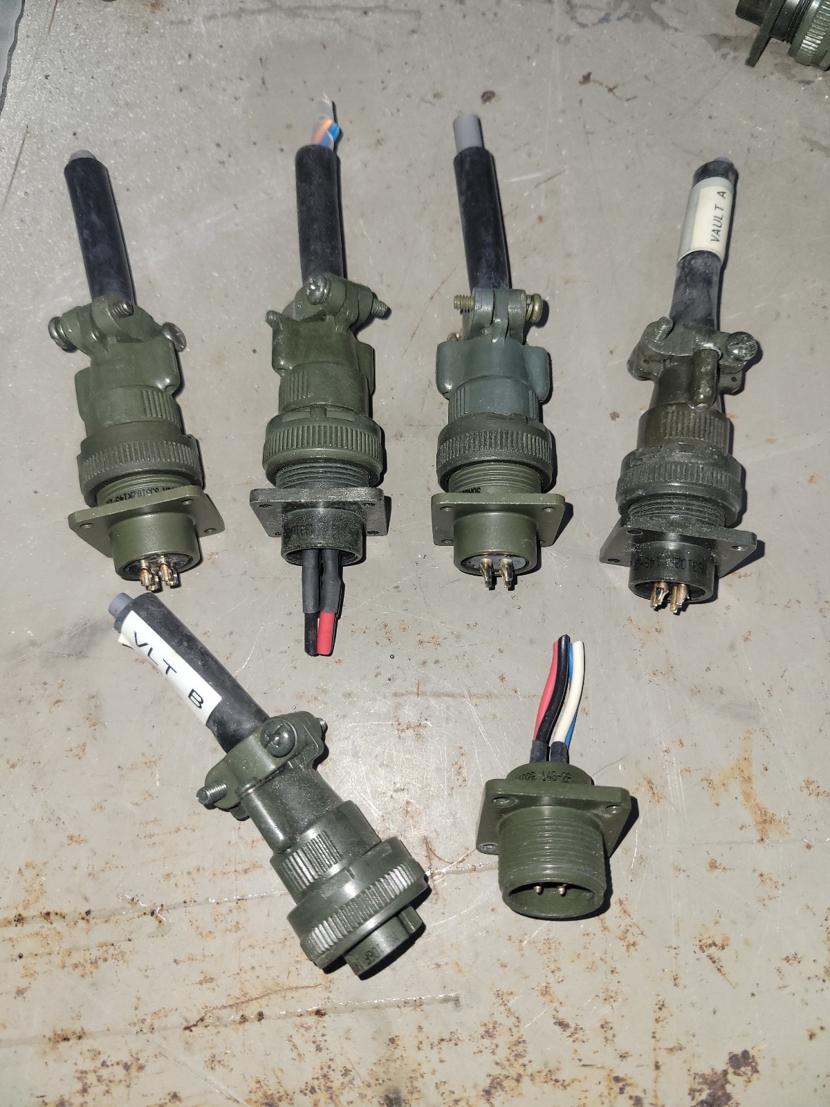 ITT CANNON 4 Pin Plug Connector Cannon G Mil. Spec Circular Connector LOT of 5