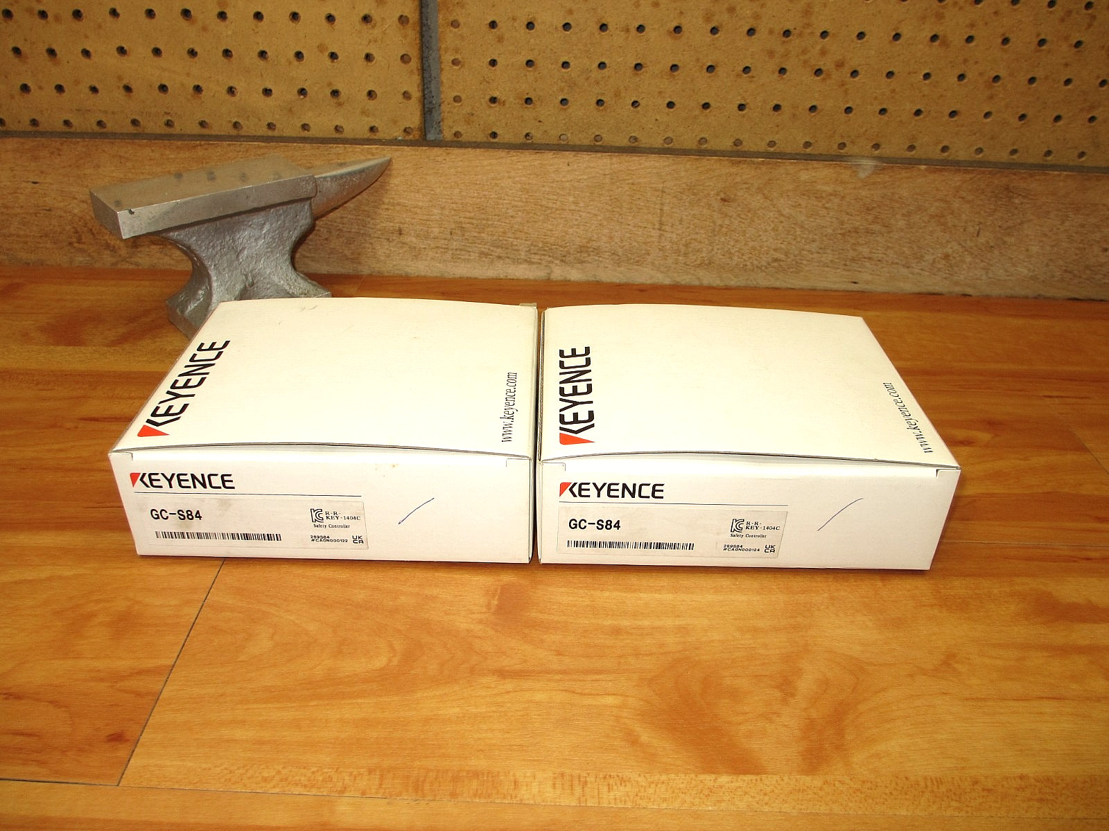 Keyence GC-S84 *NEW* Safety Input Output Unit Controller *USA SELLER*