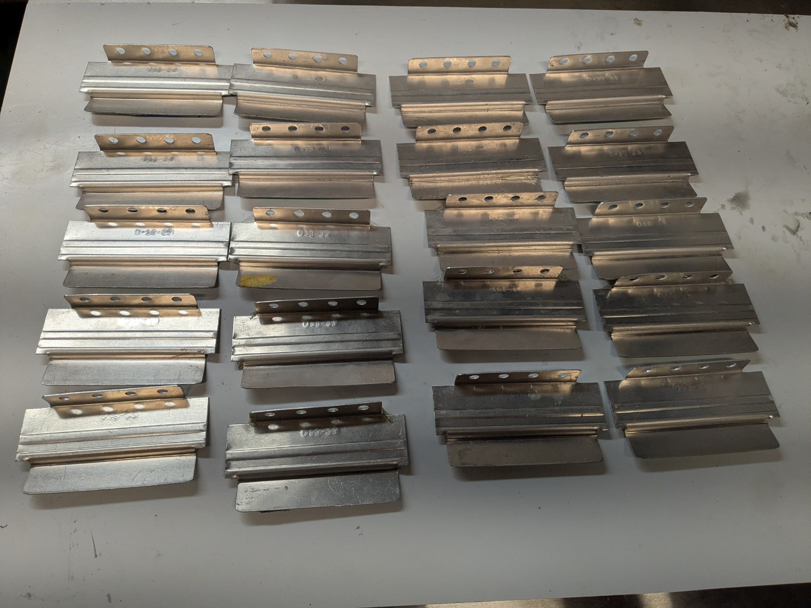 Lot of 25 Lista Aluminum Cabinet Drawer Dividers 2″ x 3-7/8″ D75-06 Stanley