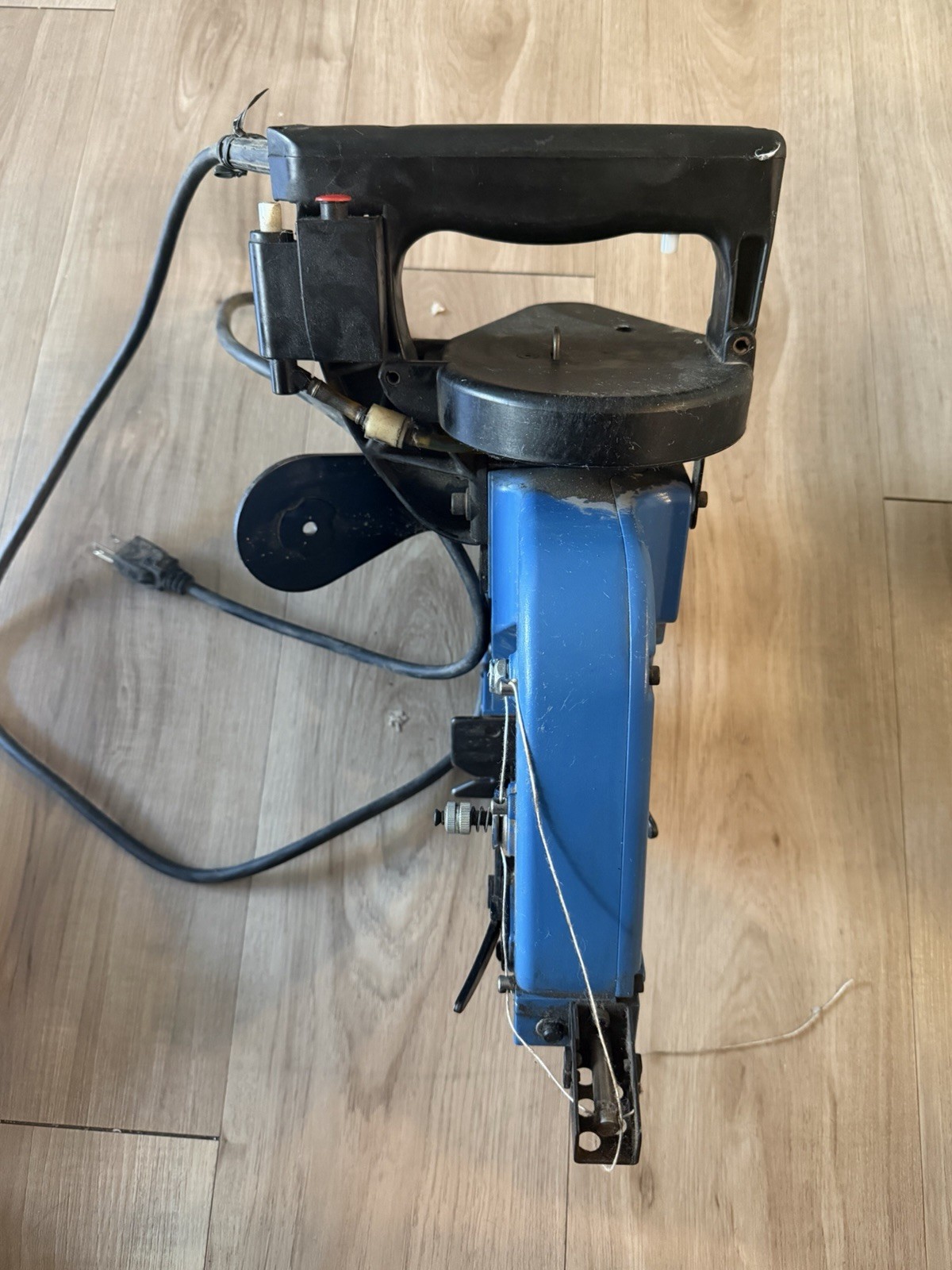 FISCHBEIN F-Series Portable Bag Closer Sewing Machine