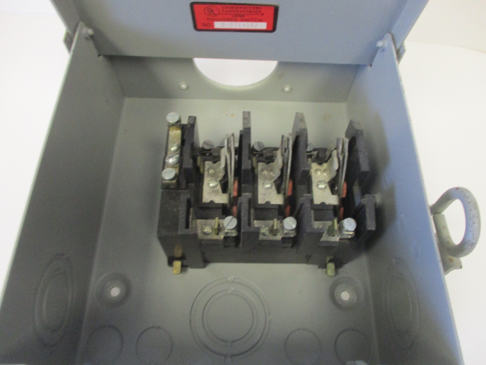 FEDERAL PACIFIC ELECTRIC TYPE 3R RAINPROOF ENCLOSURE CAT NO: RH3332SN 30 AMP