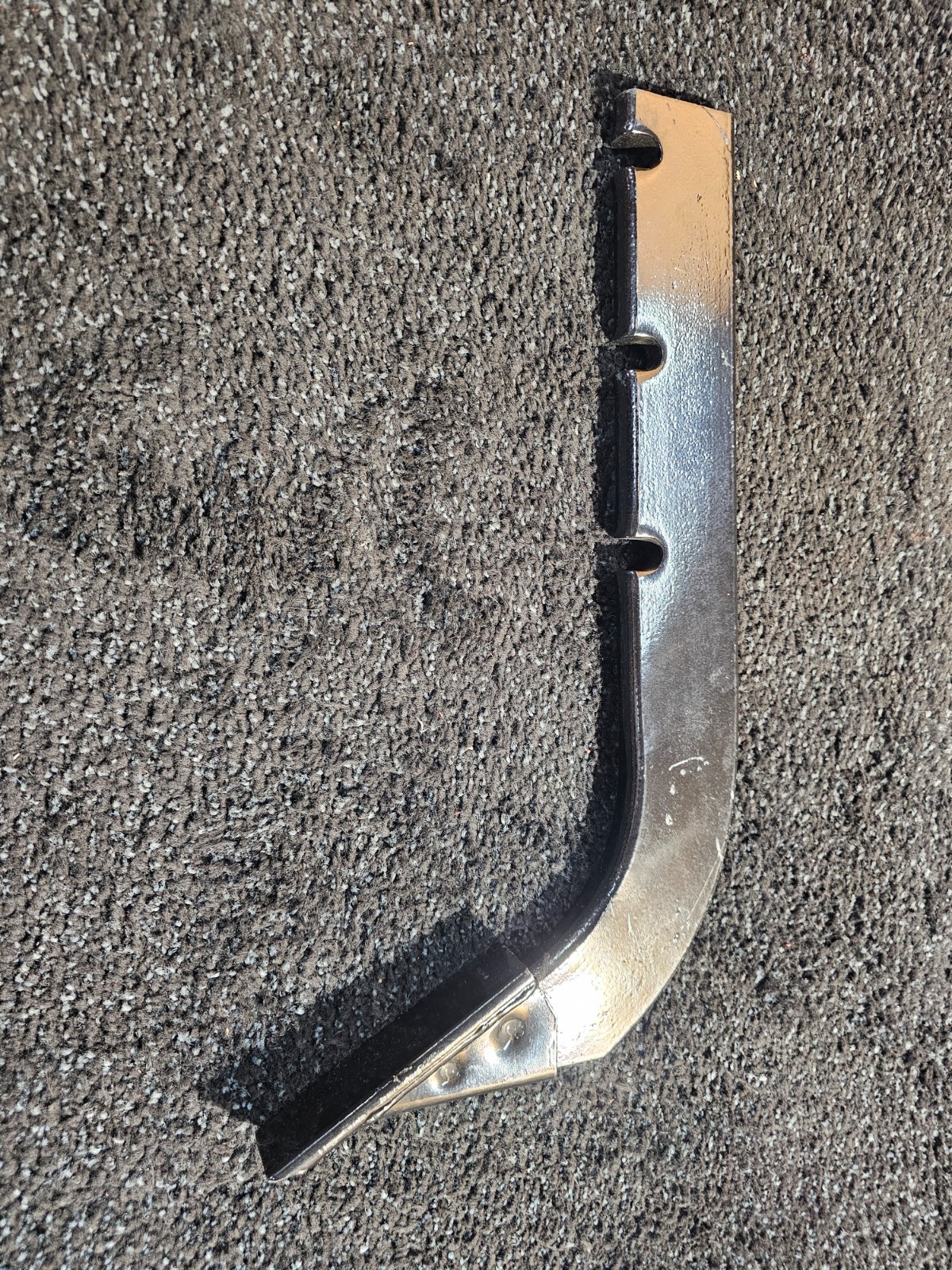 Scarifier Shank Tip 18″L x 2-1/4″W For John Deere 570B 620G 622G 670B 670C 670C