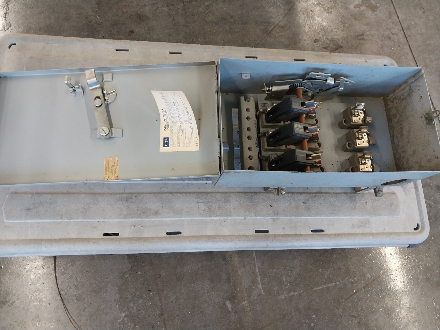 Federal Paciific Electric NO SP1132 100 Amps 240 Volts 3 Poles Fusible Switch