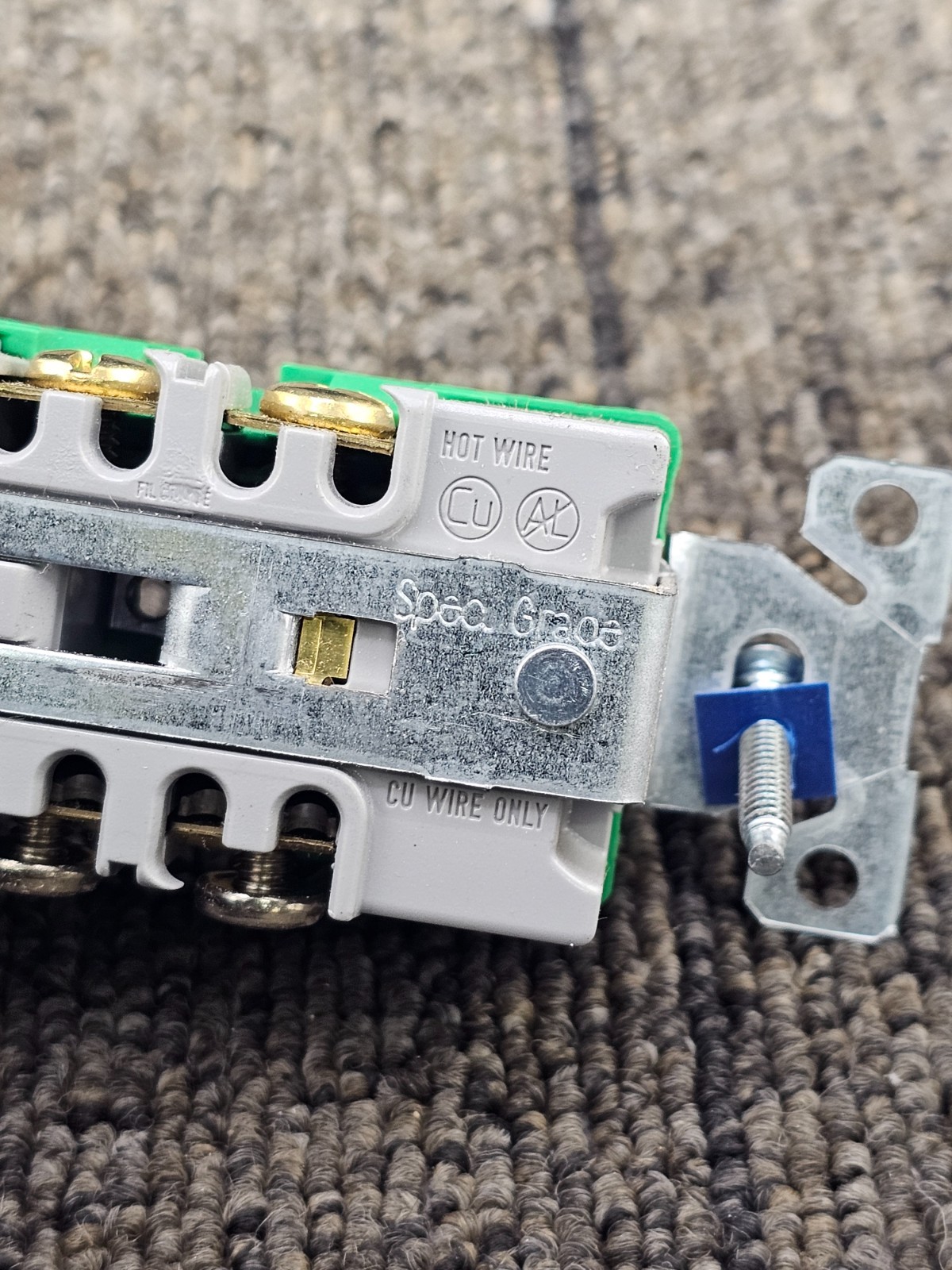 (QTY 2) Eaton 5262CHGN: 15A Half Control Duplex Receptacle 5-15R 2P 3W Green