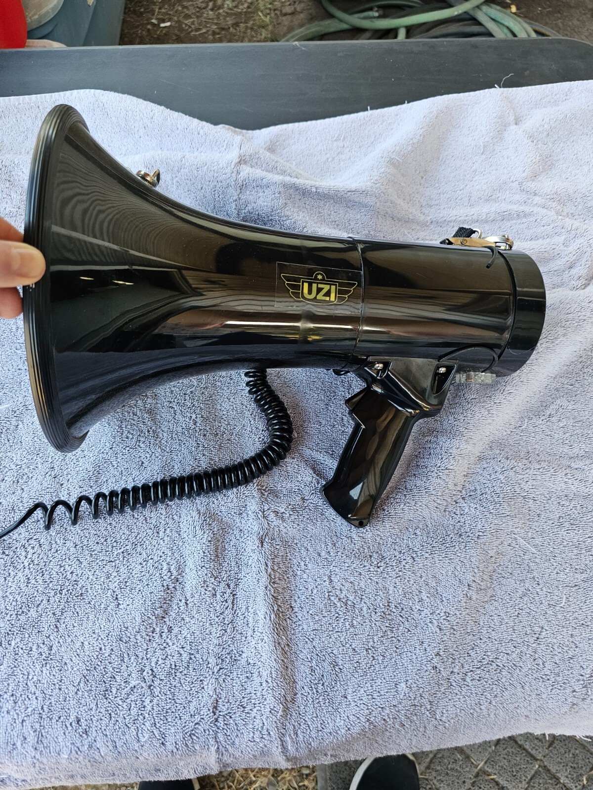 Uzi UZIMP50W Megaphone 50 Watt Recordable 13 1/2″ Black ABS Housing