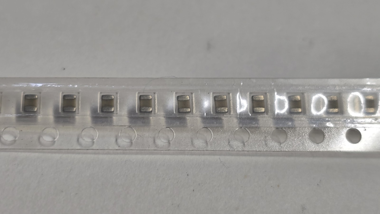 (3900 Pcs) 08055C103KATMA Capacitor Ceramic 10nF  50 vdc 10%  x7r smd Reel