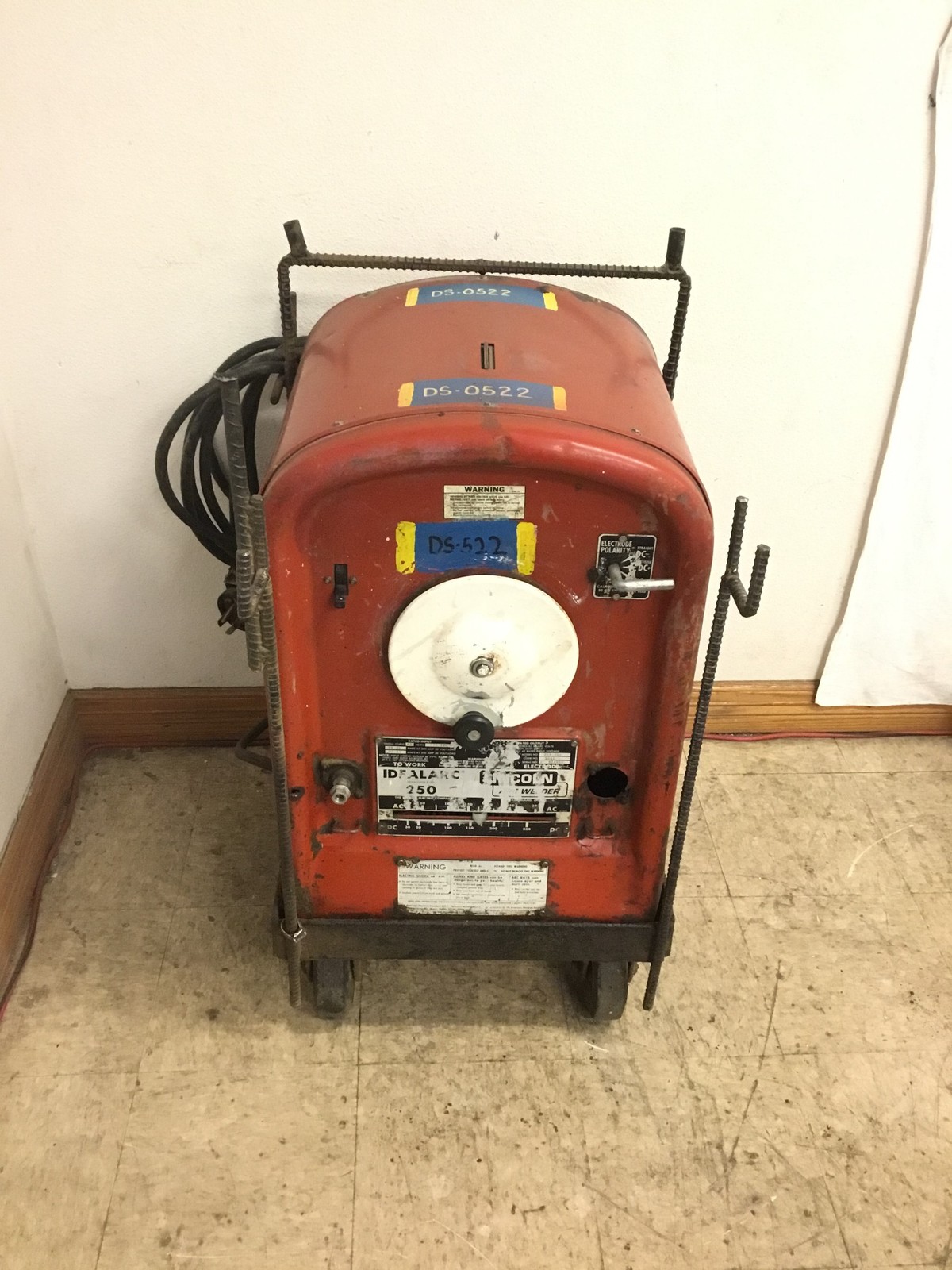 Lincoln Electric 250-250 IDEALARC 250 Arc Welder 230V/460V 30A NEMA 14-60P Plug