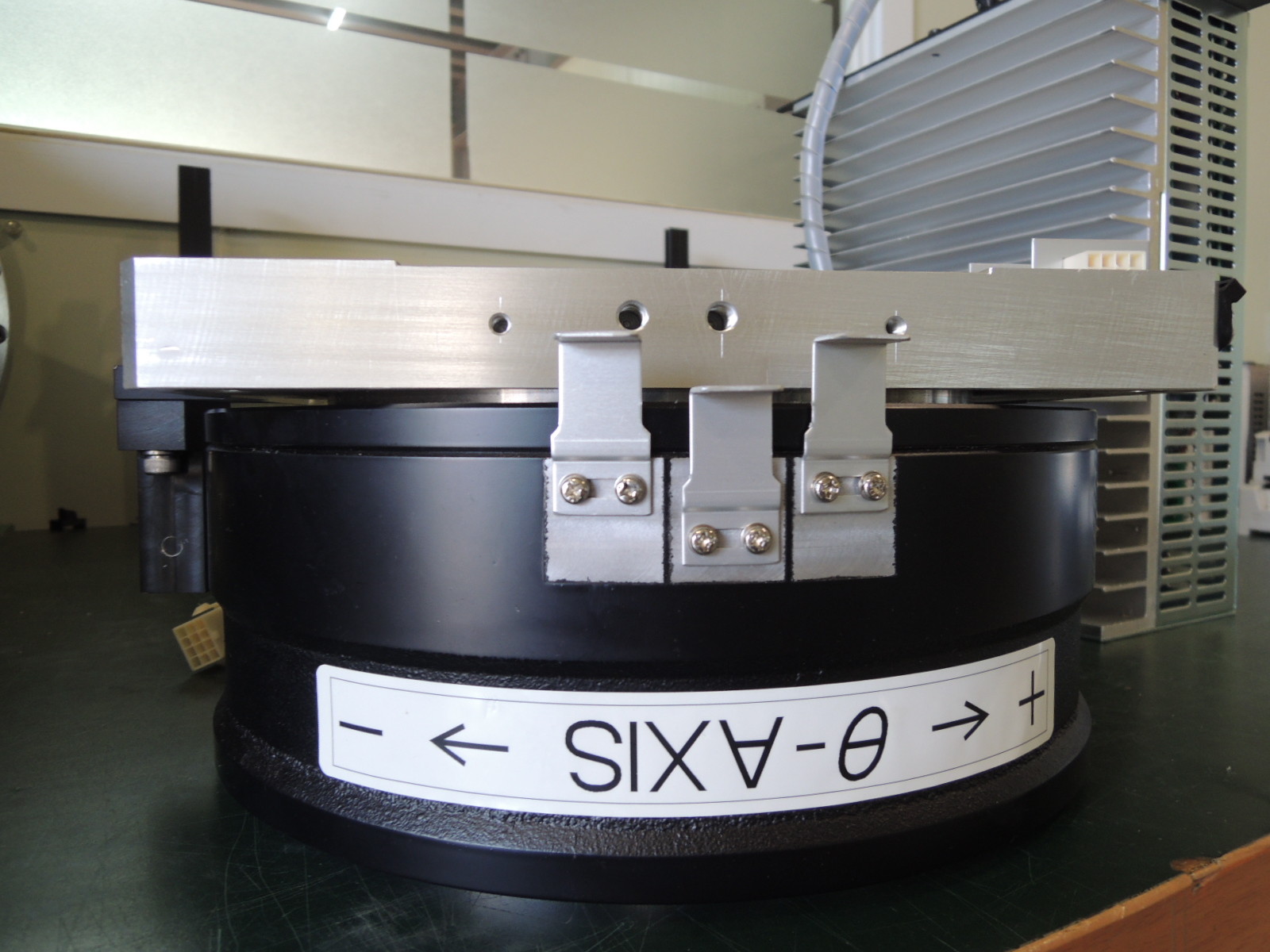 YOKOGAWA DYNASERV DD SERVO ACTUATOR SD1050A02 & DM1050A00 & Cable /Free Shipping