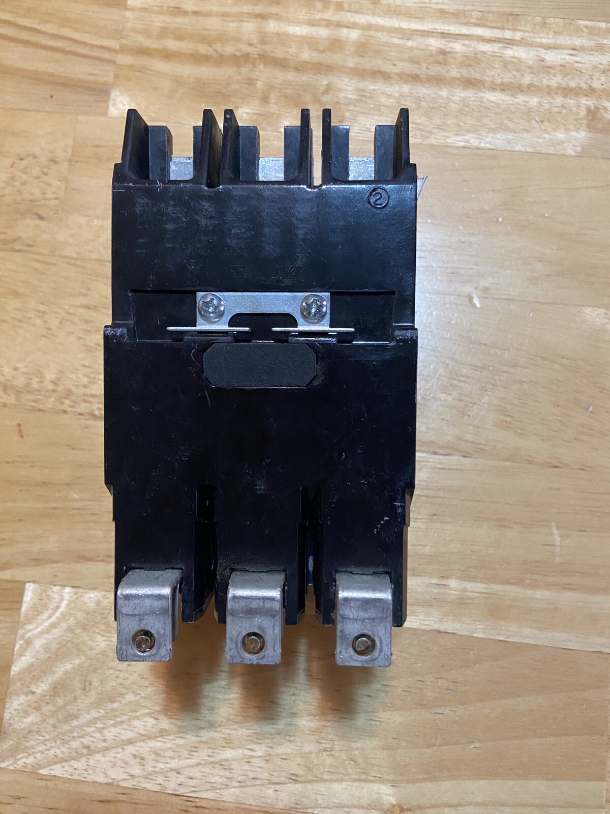 GE TEY340 TEY M02 340 3 Pole 40A 277/480 TEY Bolt On Circuit Breaker