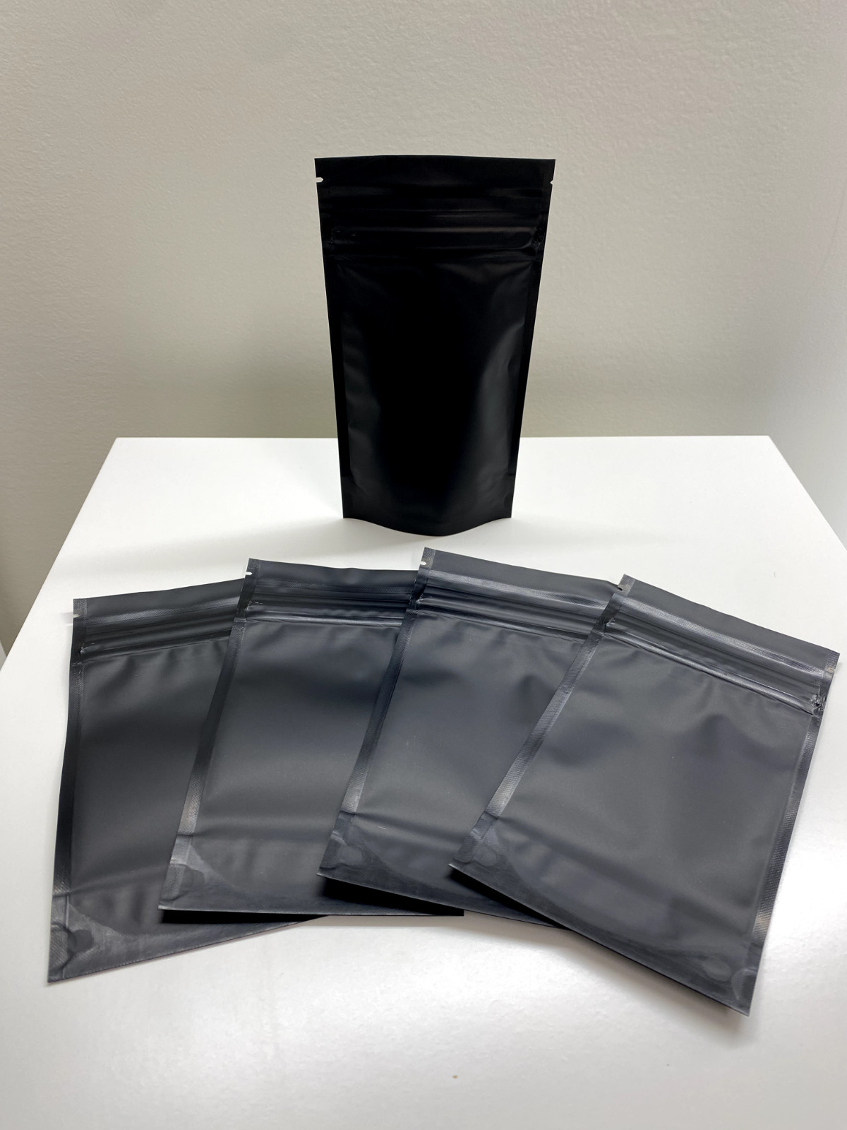 1000 pcs Premium Reclosable 4×7.28» Poly Matte Myler Foil Zip Lock Bags Packs