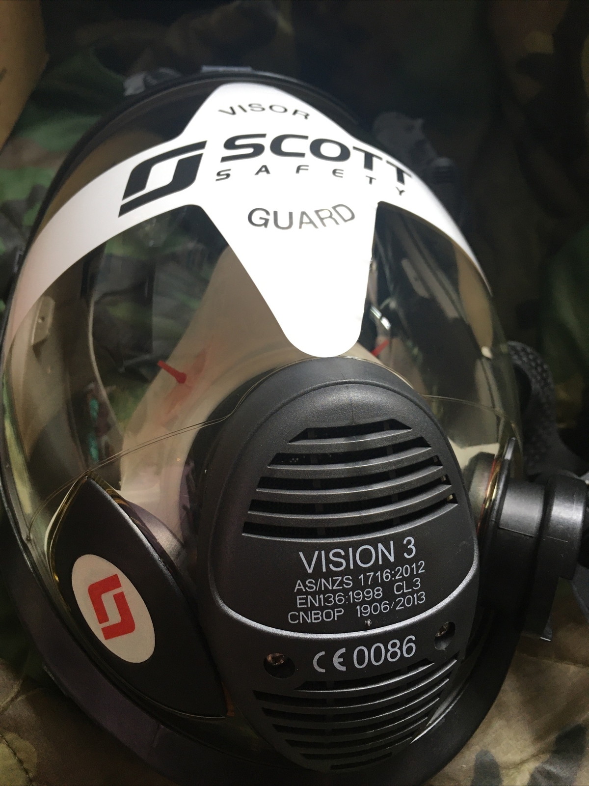 Scott Safety Vision 3 LQF Panoramic Gas Mask Respirator Size M/L EN136 CLASS 3