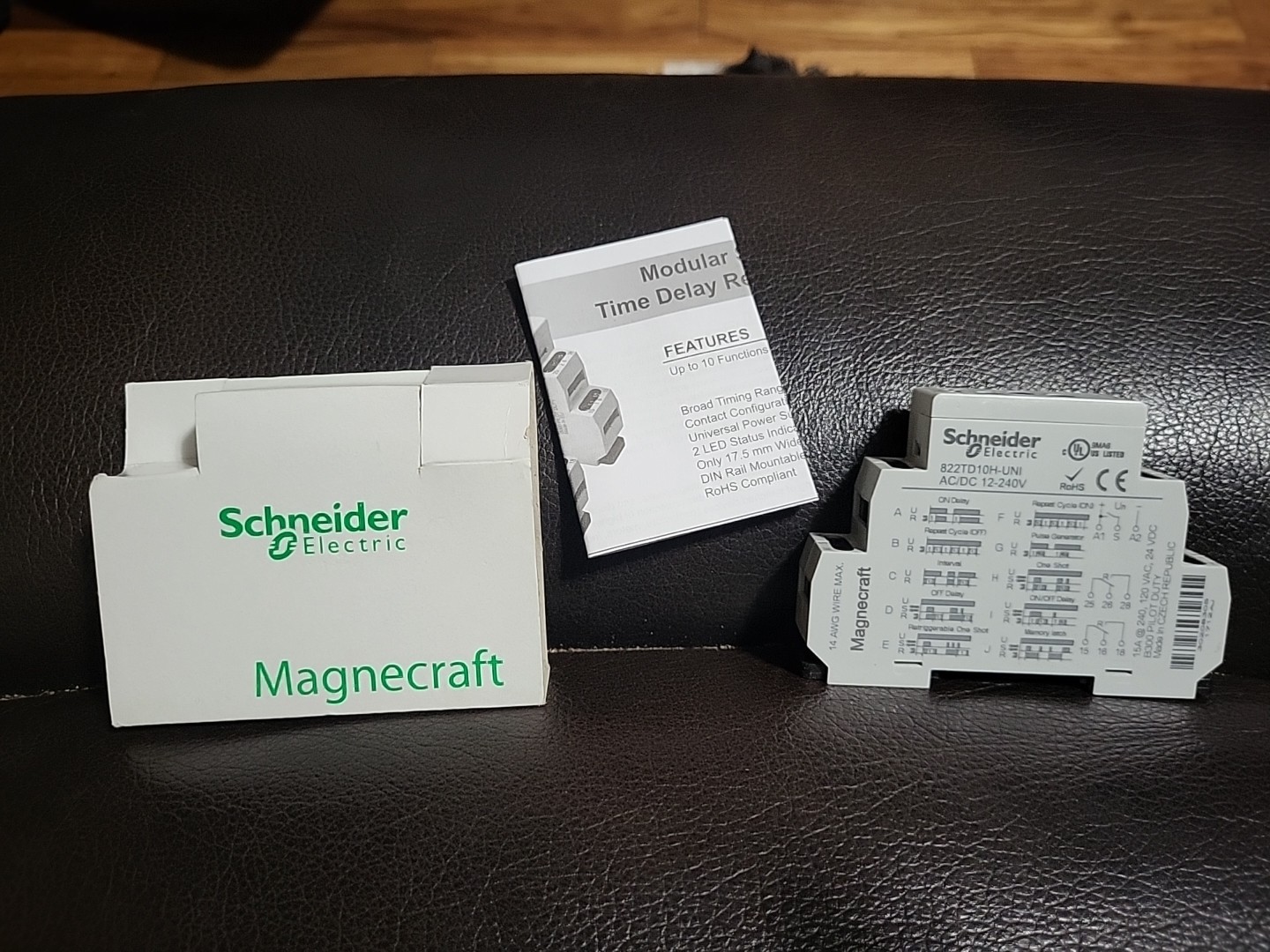 Schneider Electric Timing Relay 822TD10H-UNI 822TD-10H/UNI Magnecraft PE82103E