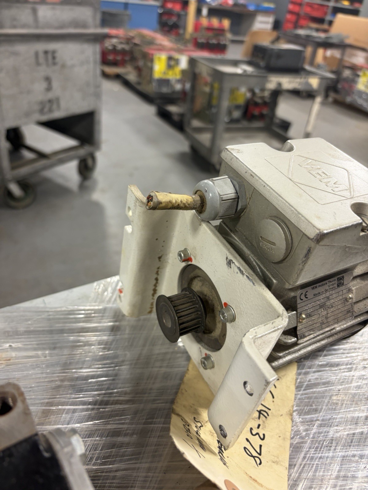 Vem K21R 63 K 4 0.12kW 0.14kW 60Hz 230/400V 275/480V B14K Ac Motor USED
