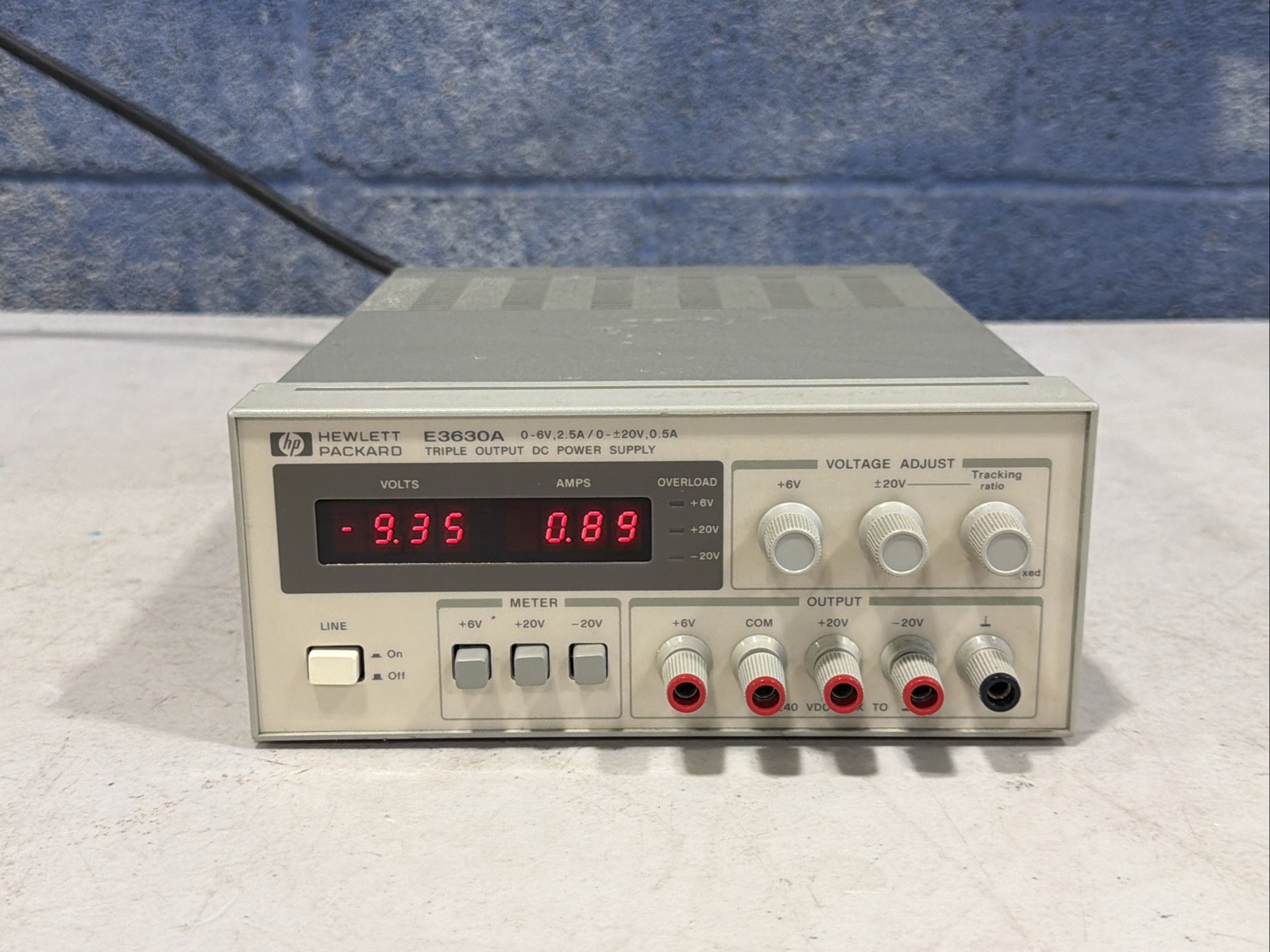 HP E3630A Triple Output DC Power Supply 6V 2.5A / ±20V 0.5A