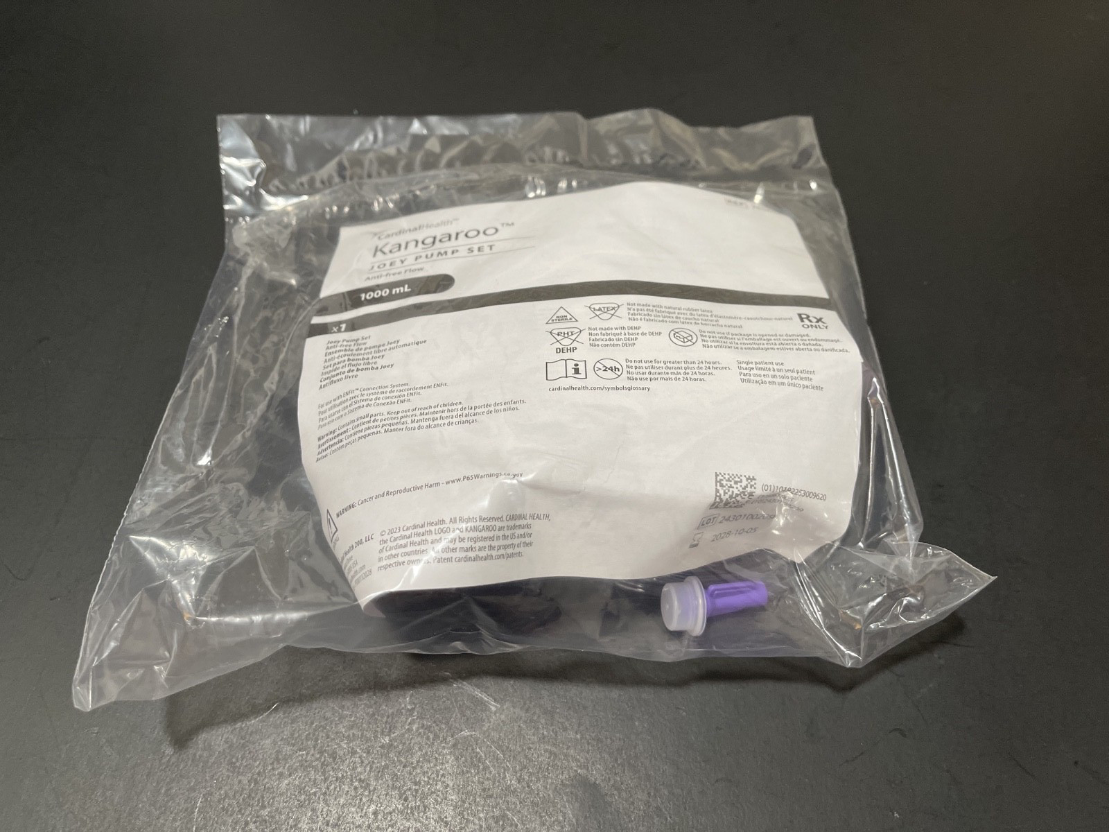 Kangaroo Joey Pump Set 1000ml Bag Anti Free Flow 763656/LOT of 28/Exp 05/10/2028