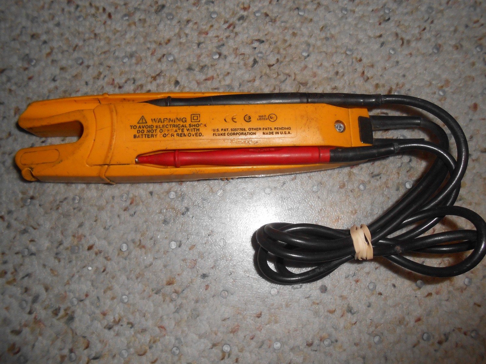 Fluke T5-600 Clamp Meter Continuity Current Electrical Tester CAT iii 600V