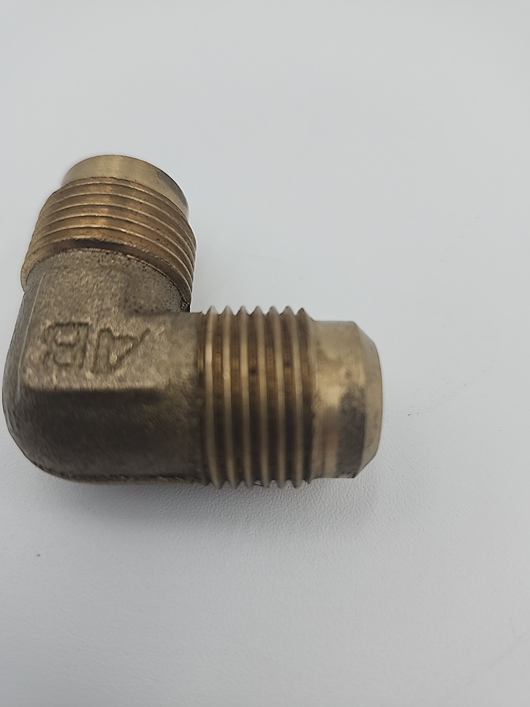 5/8″ x 5/8″ Brass Fitting, Flare 90 Degree Elbow Tube Fitting 5/8”OD Pipe