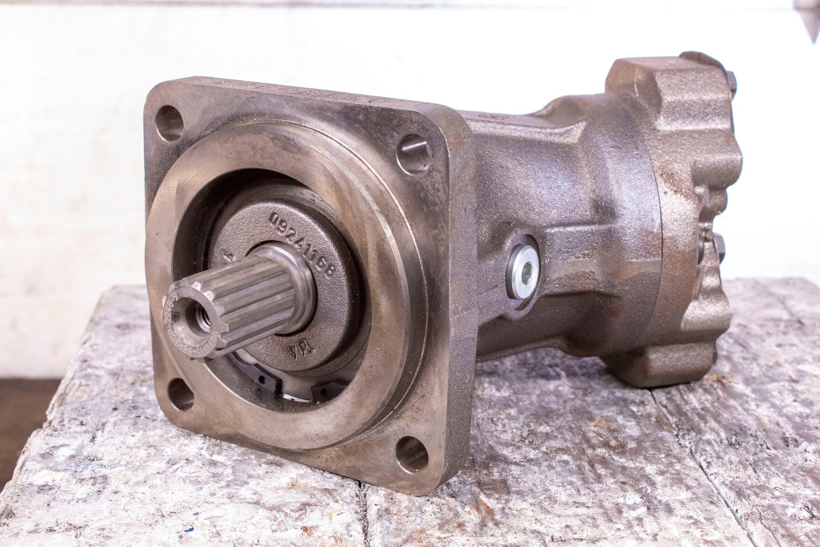 Rexroth R902193514 AA2FM45/61W-VSD510 Hydraulic Motor