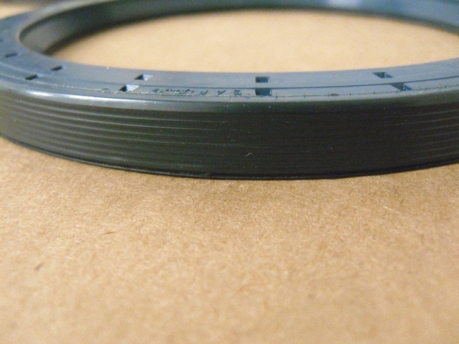 SINGLE LIP W/ SPRING OIL SEAL 135X170X12