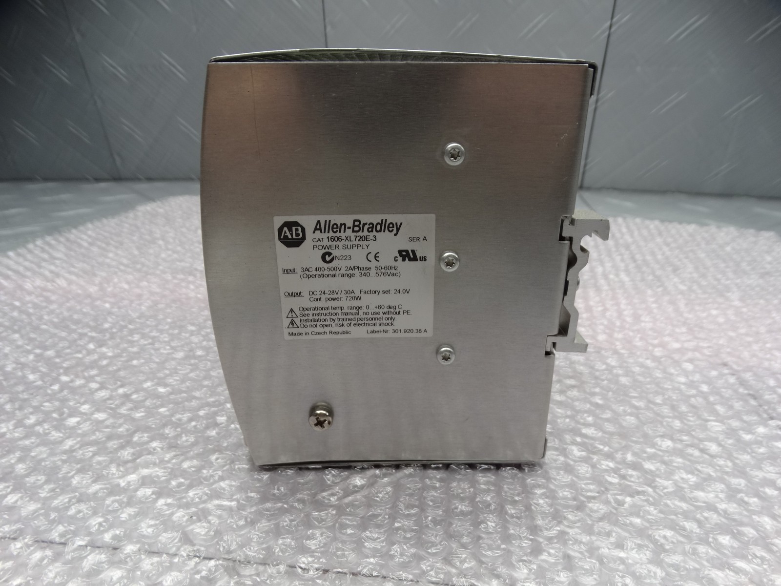 Allen Bradley 1606-XL720E-3 /A AC/DC 720W 24-28VDC Power Supply 3-P 480V Input