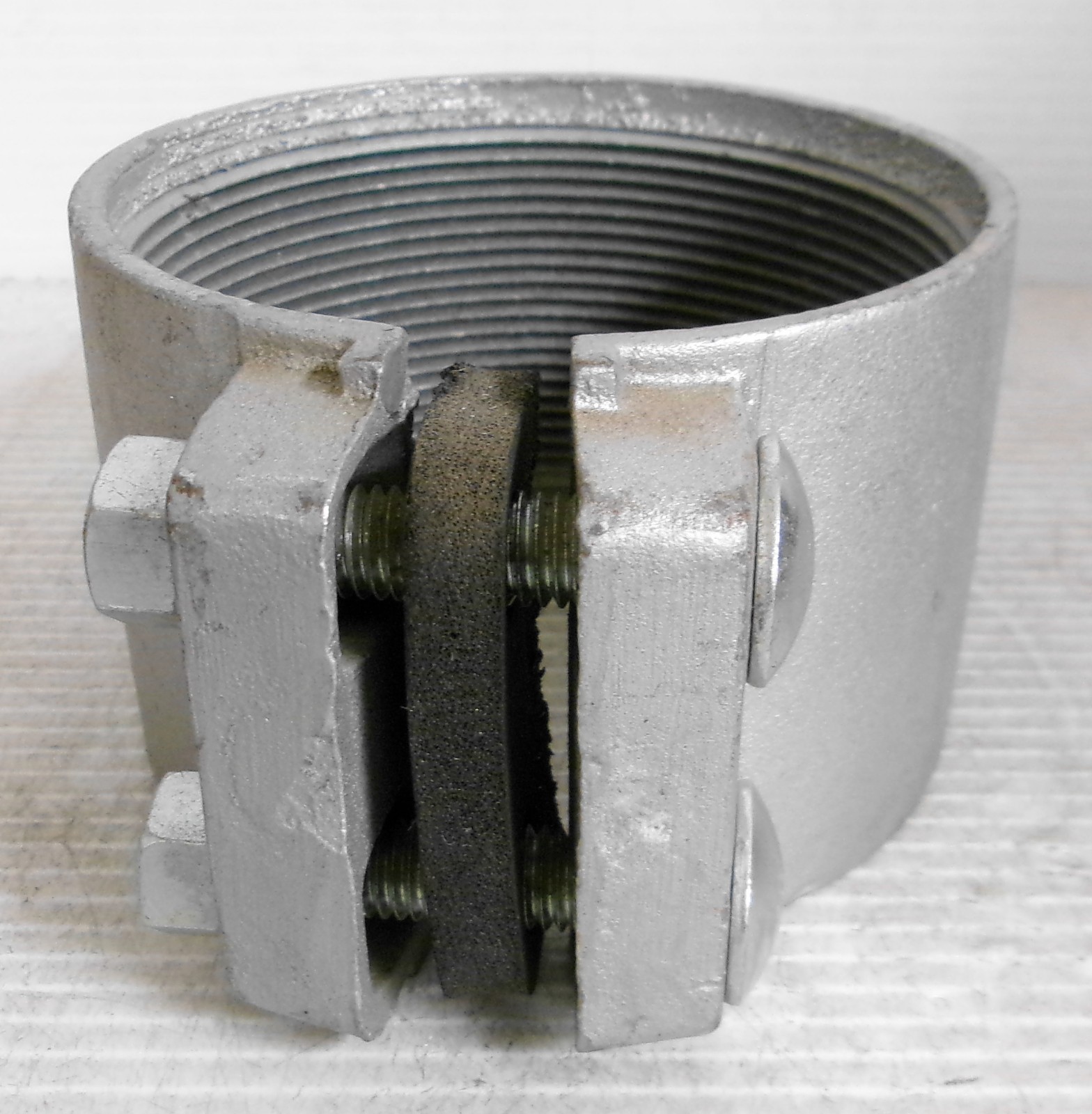 Oz Gedney SSP 400 Split Conduit Coupling 4″