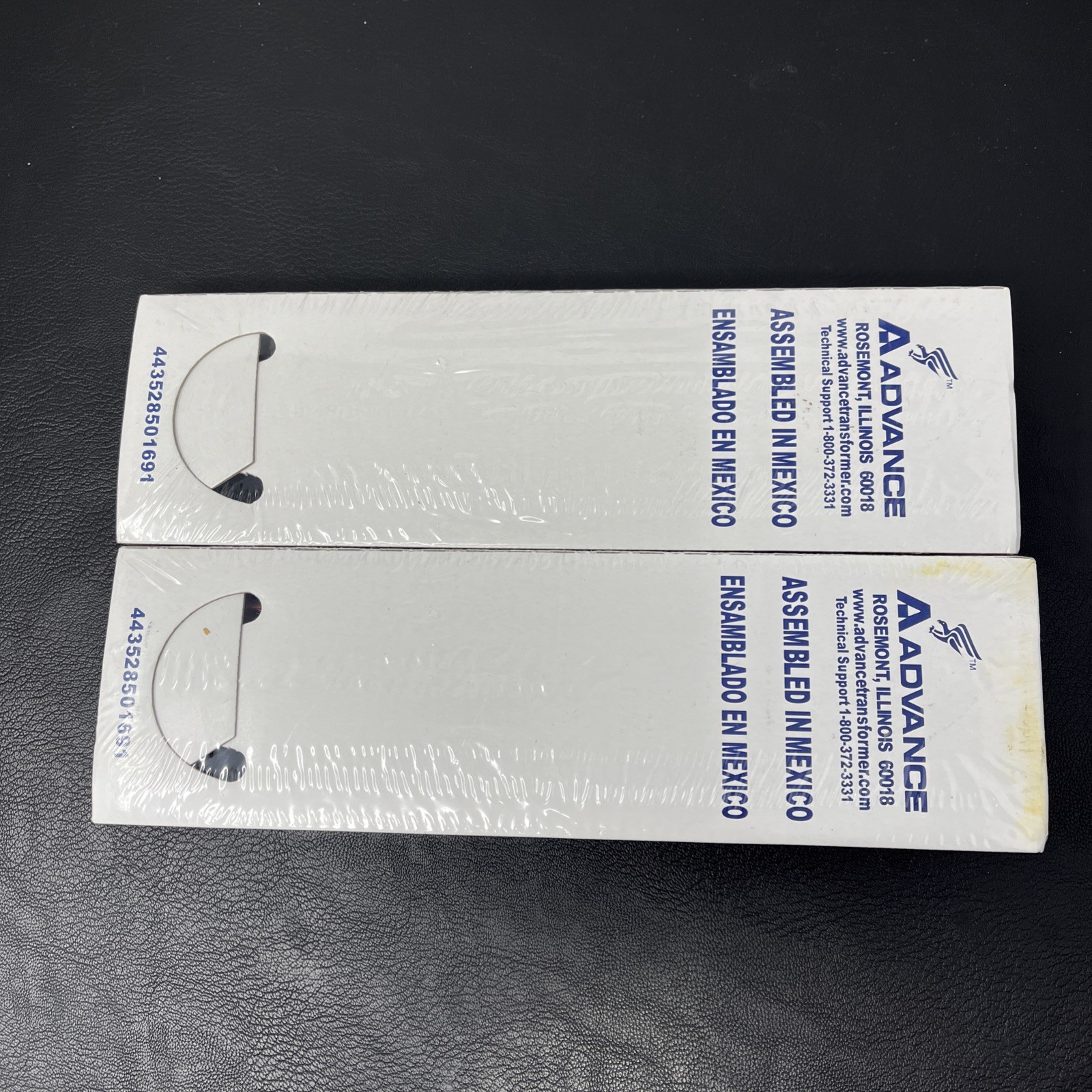 ADVANCE LIGHTING BALLAST CENTIUM ICN-2P32-SC Lot of 2