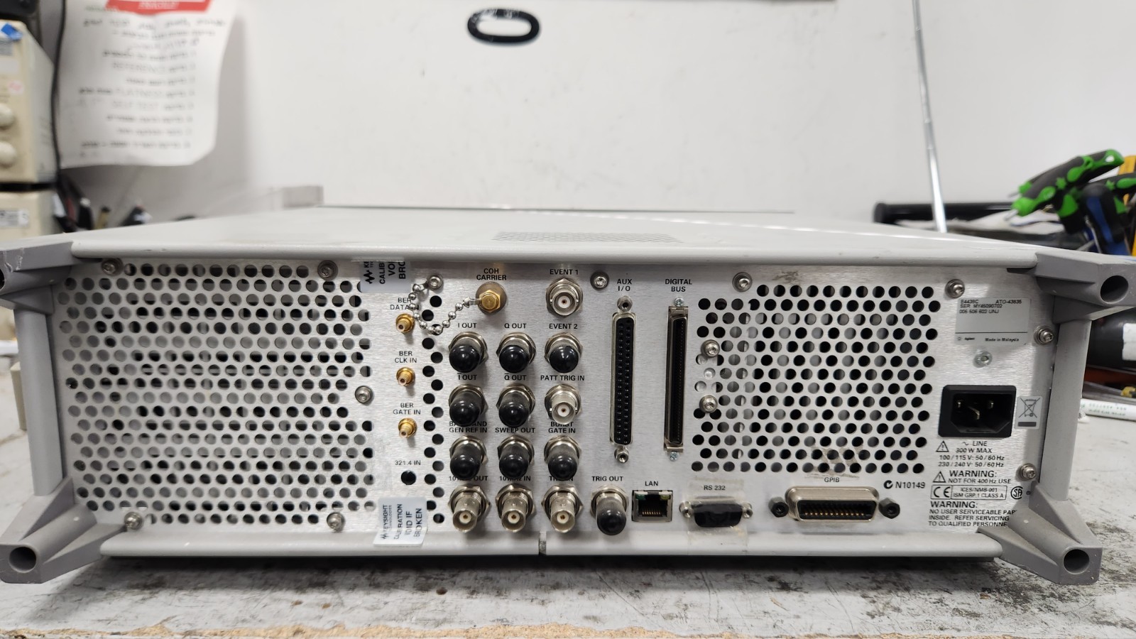 AGILENT E4438C Vector Signal Generator 250KHz – 6GHz opt 005 506 602 UNB UNJ