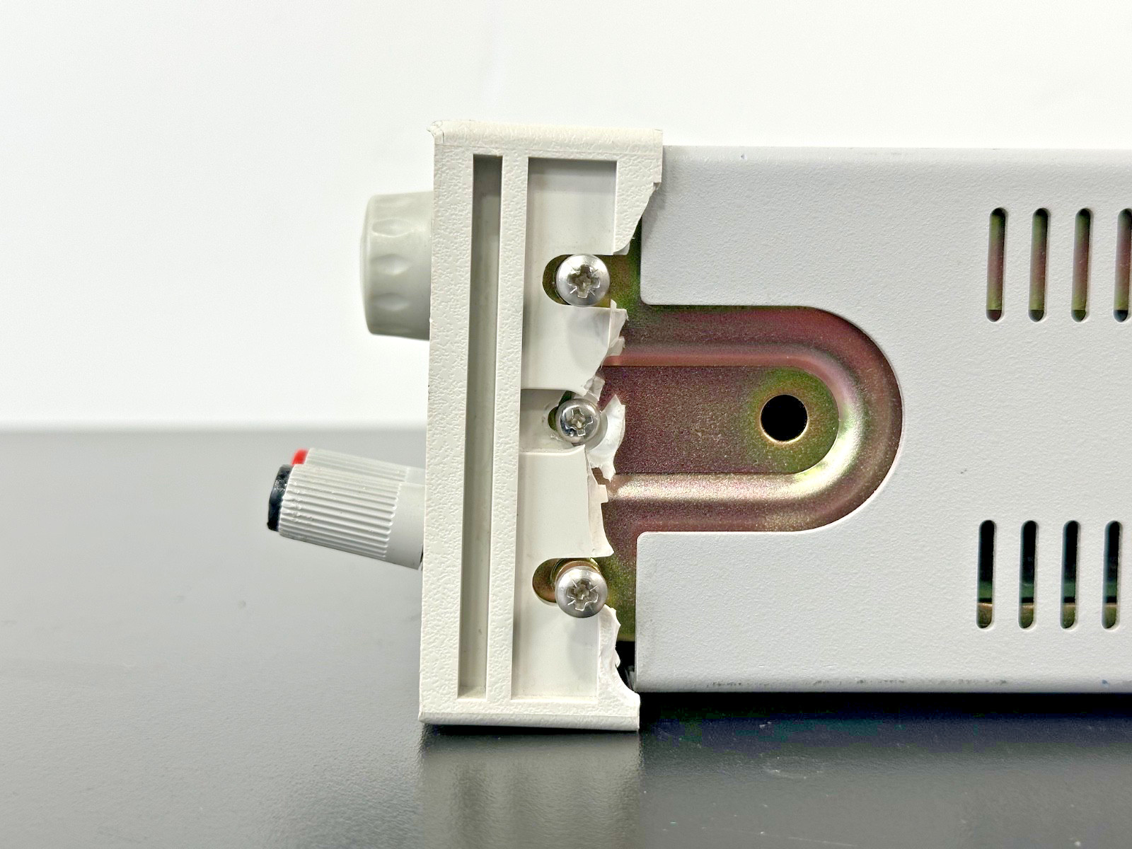 Agilent E3642A OEM DC Power Supply 8V 5A 20V 2.5A GPIB RS-232 Used Has Cracks