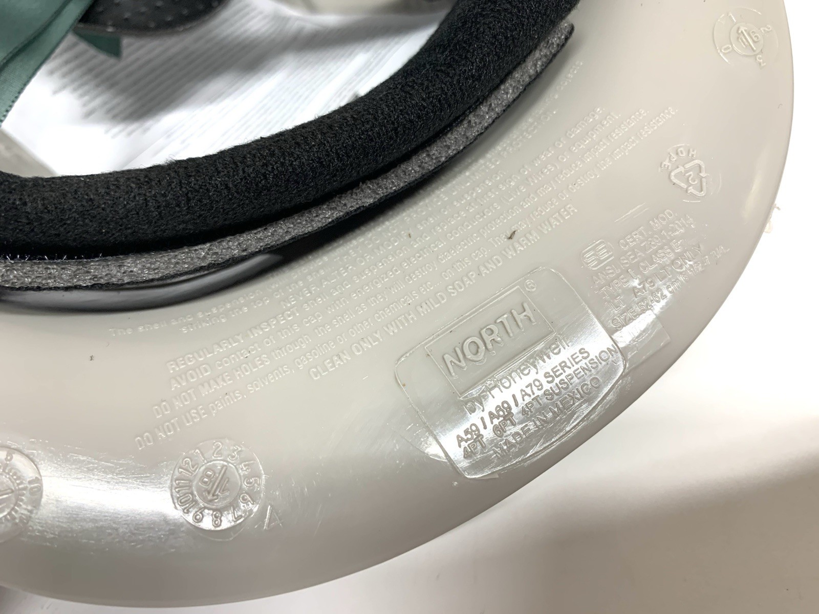Honeywell North Gray Hard Hat Type 1 Class E 4pt Suspension A79 Front Brim