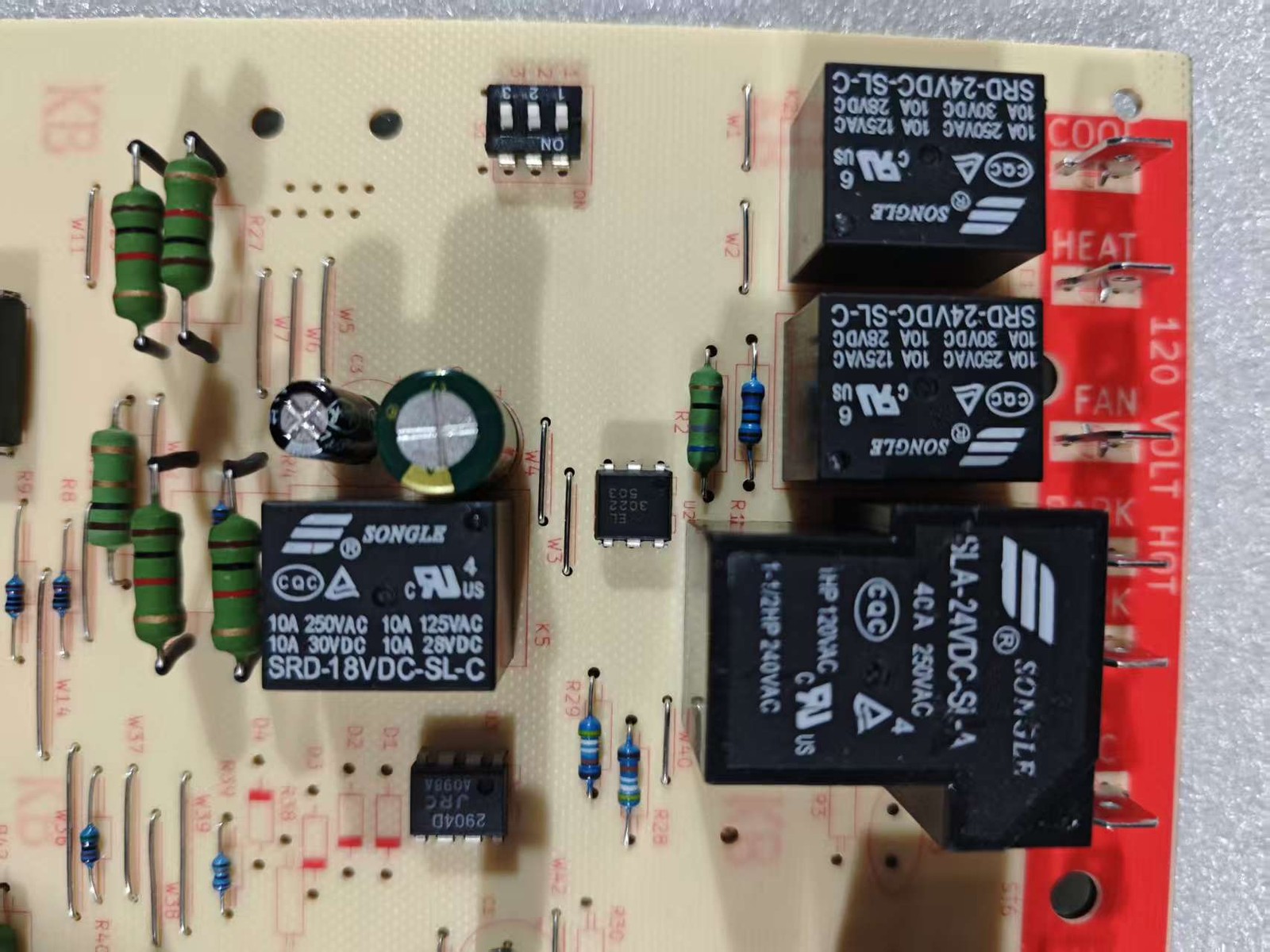 21D83M-843 Furnace Control Circuit Board For Lennox White Rodger
