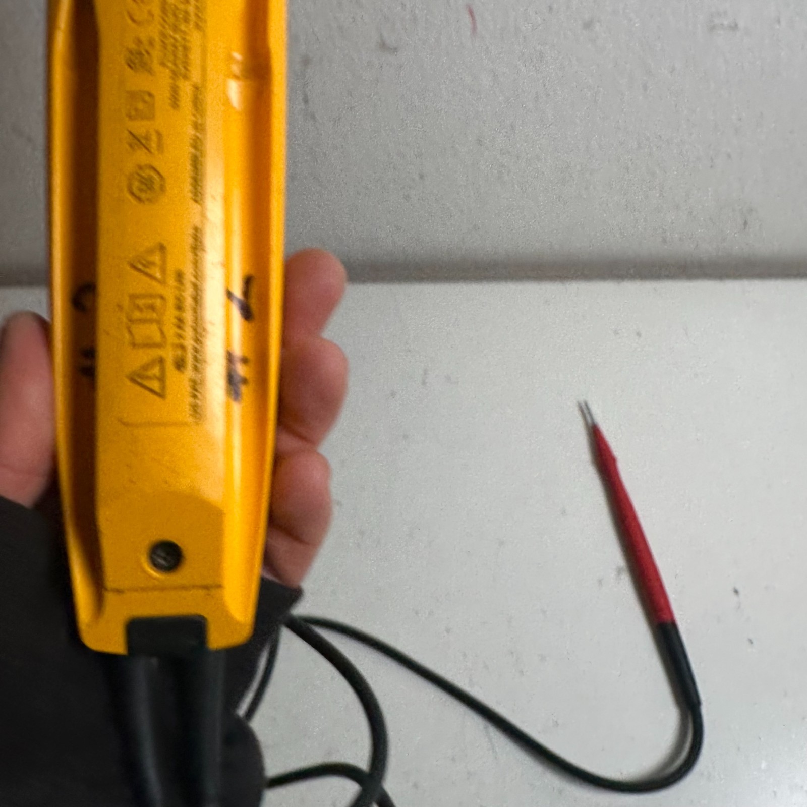 Fluke T5-600 Yellow 600 Voltage Meter Continuity Current Electrical Tester