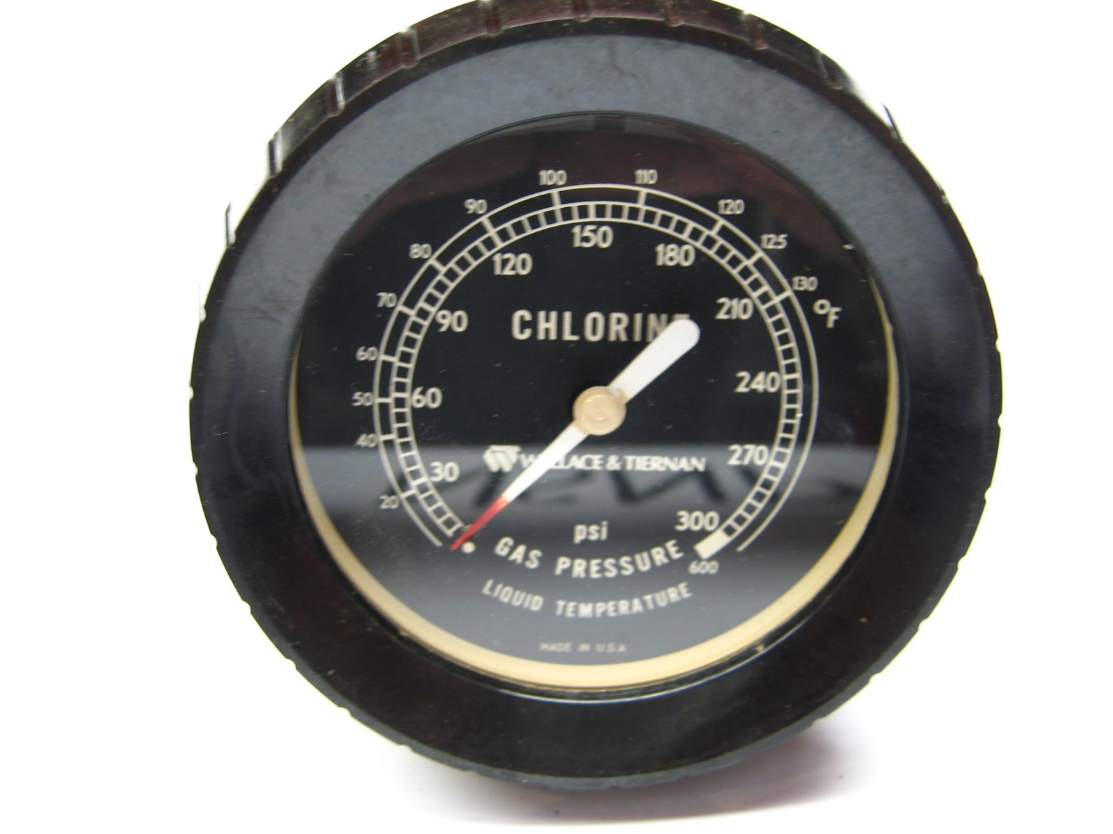 WALLACE AND TIERNAN CHLORINE GAS PRESSURE GAUGE 0-300 NSNP