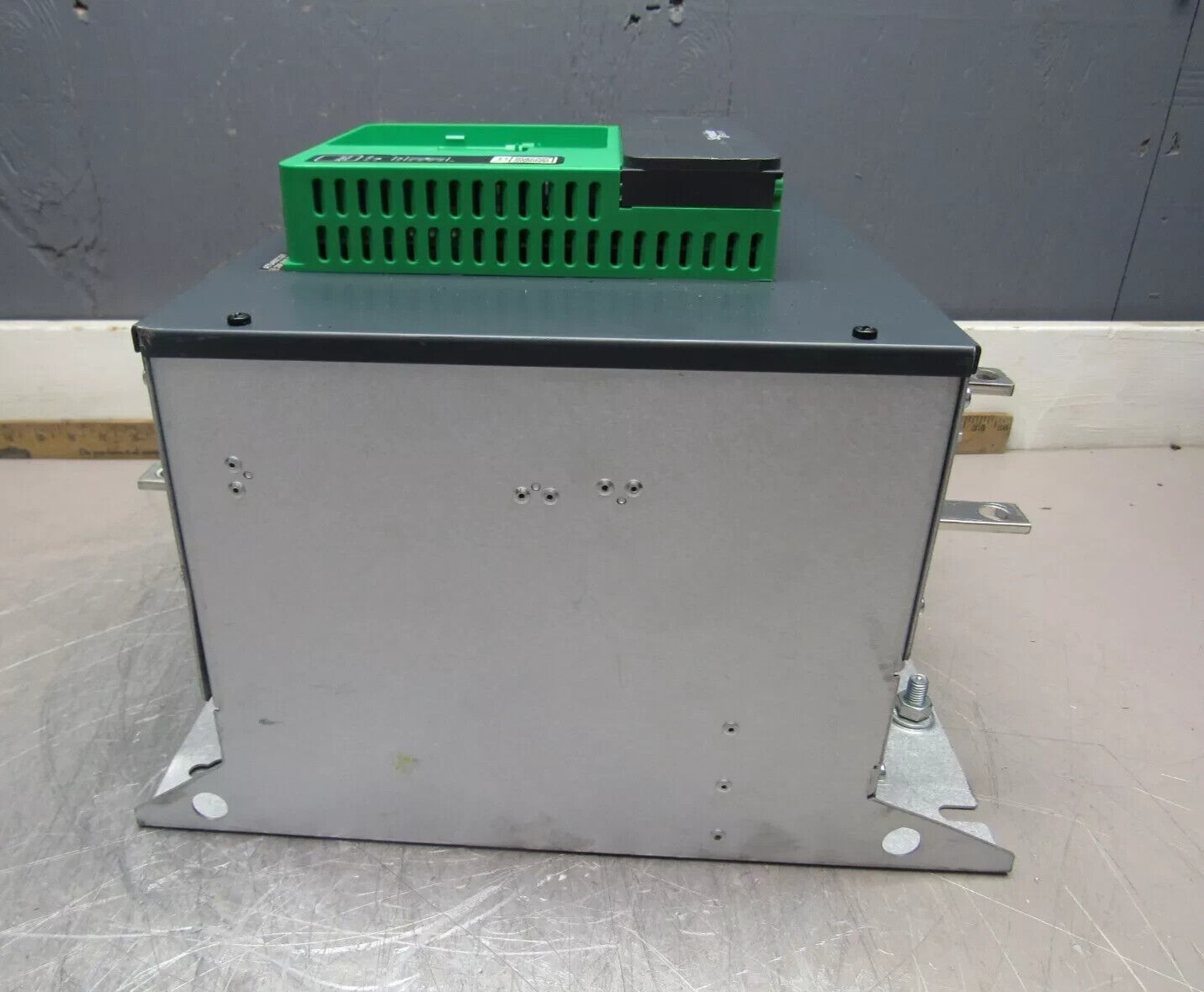 1PC- Schneider Electric ATS480C32Y Soft starter 320A, 208to 690VAC/3Phase- NEW