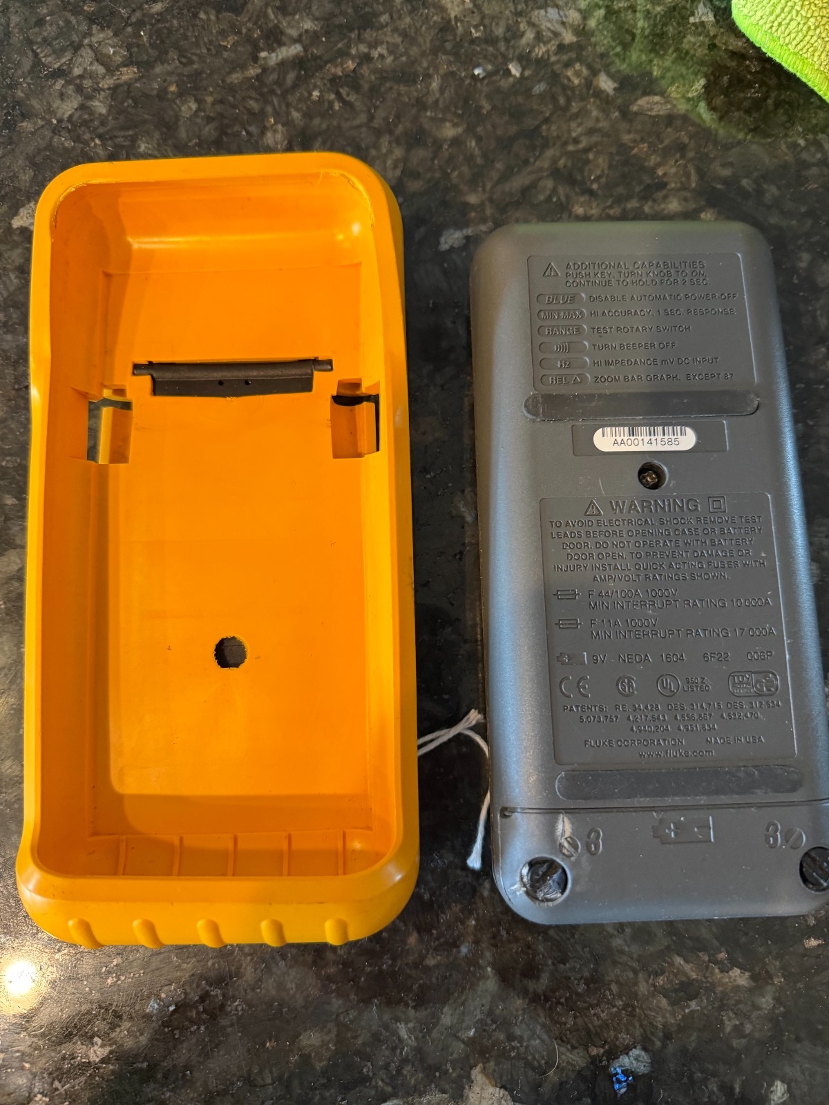 Fluke 87 III True RMS Digital Multimeter w/ Holster & Test Leads Tested