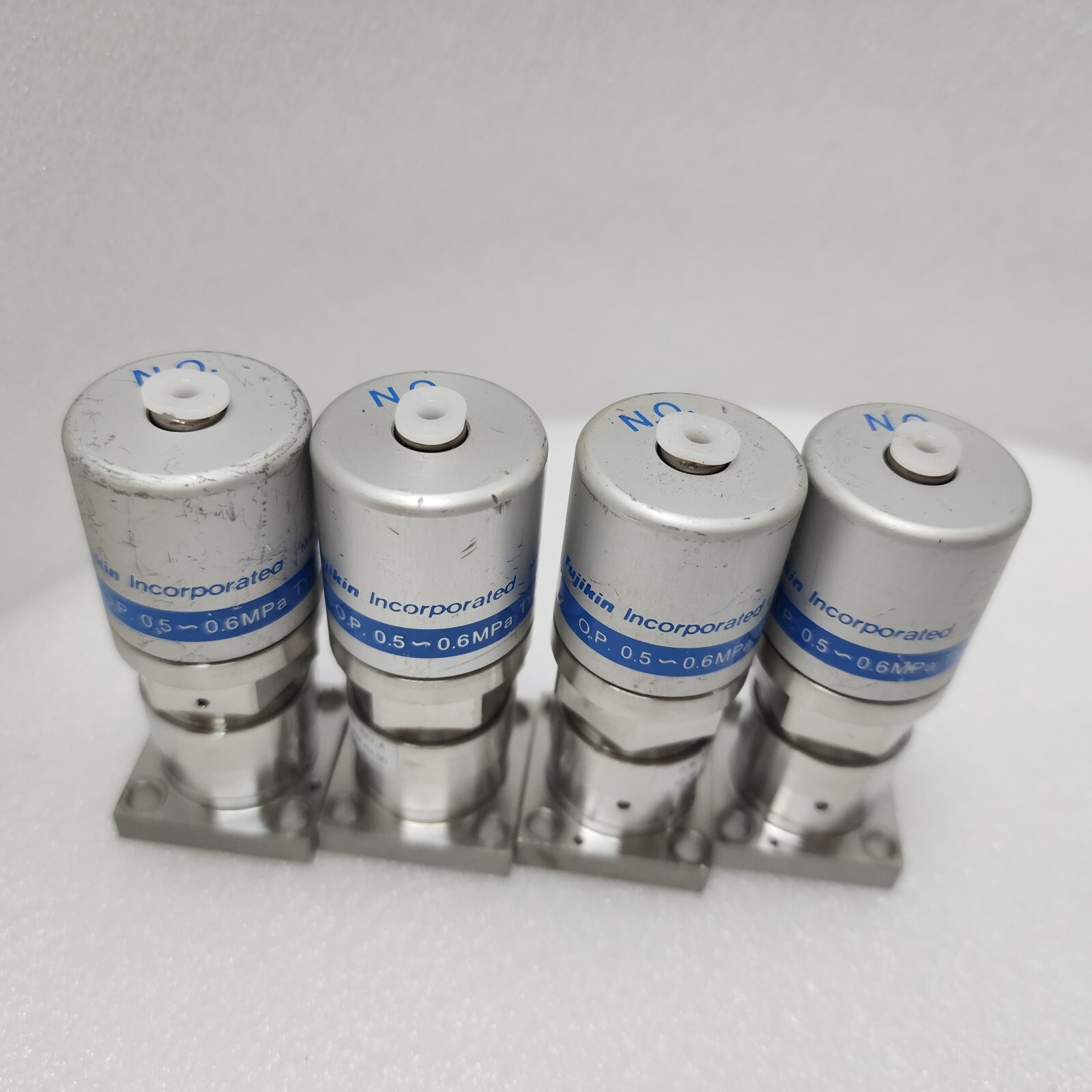 Lot of 4 Fujikin O.P.0.5~0.6 Mpa, Lam 766-208308-002 Rev A Valve,Used,Jp_96932