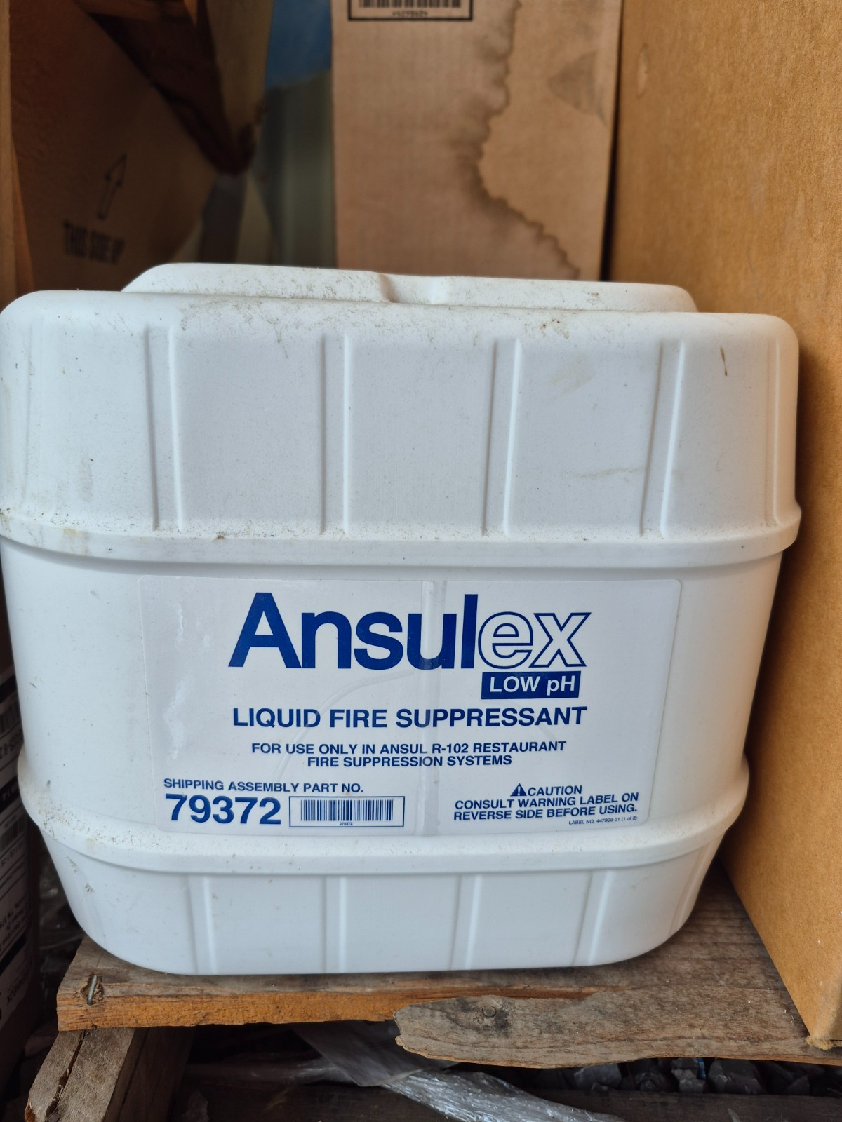 ANSUL R-102 AUTOMAN RELEASE ASSEMBLY, 3 GALLON TANK, AND LIQUID FIRE SUPPRESSANT