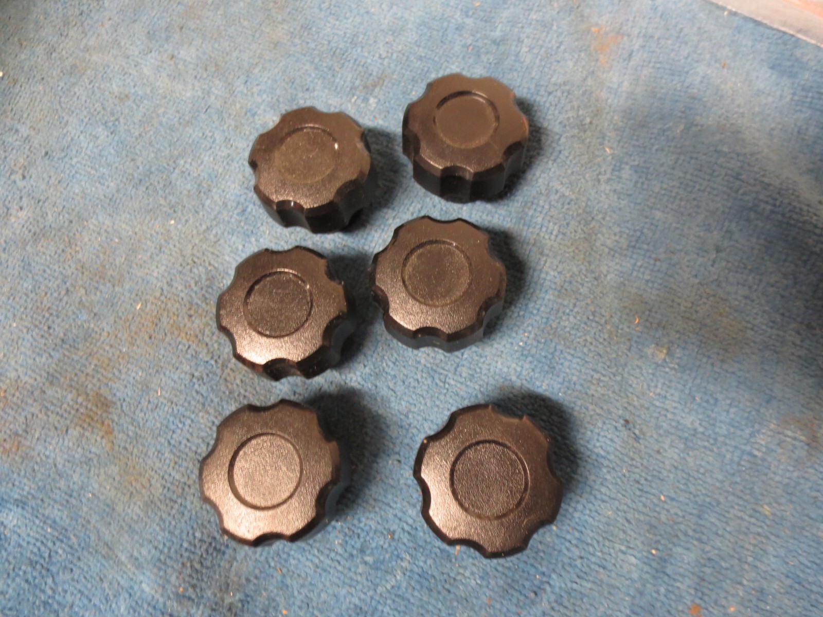 Lot of 6 Plastic Turn Knobs 1.20 OD, 3/8 Brass Bore set screw in side.