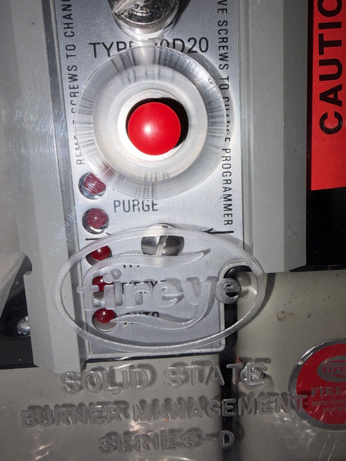 NOS FIREYE 70D20 AUTOMATIC PRIMARY SAFETY CONTROL SOLID STATE BURNER MANAGEMENT