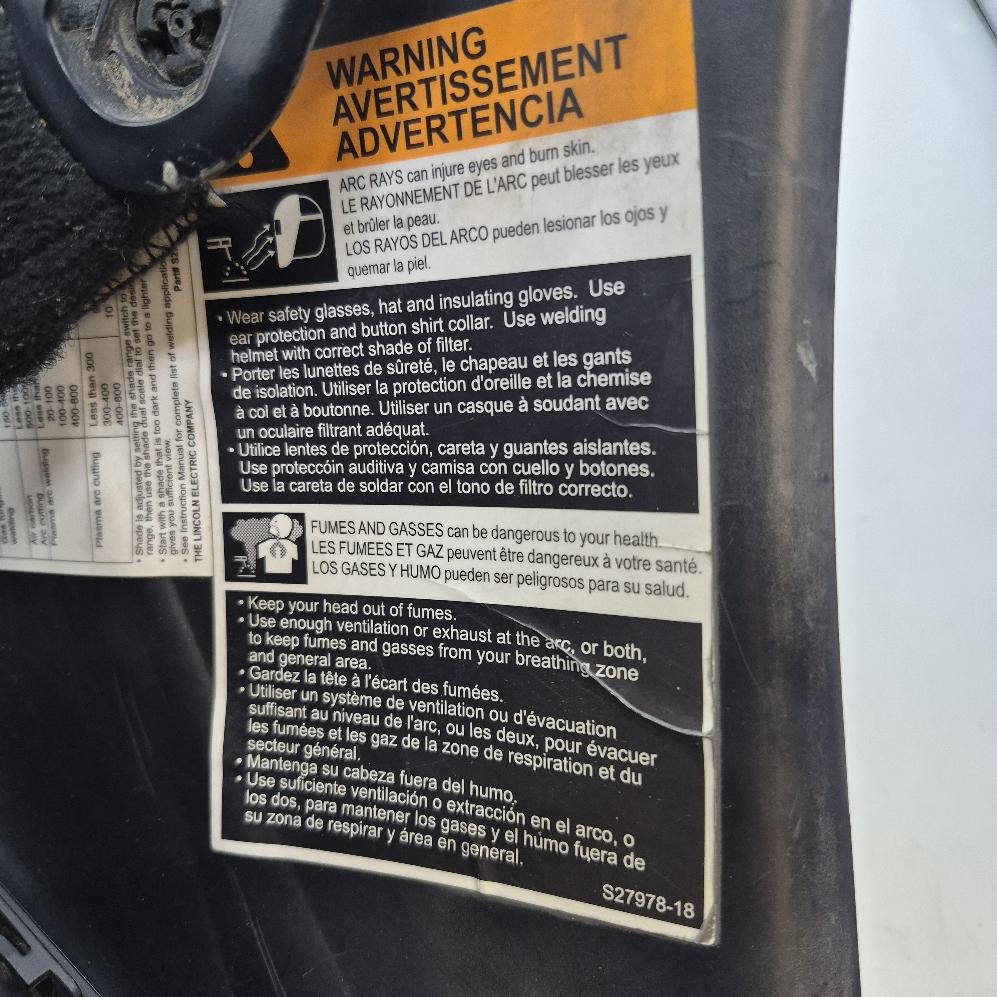 Lincoln Electric 3550 Series Auto Darkening Welding Helmet Black (GO1069369)