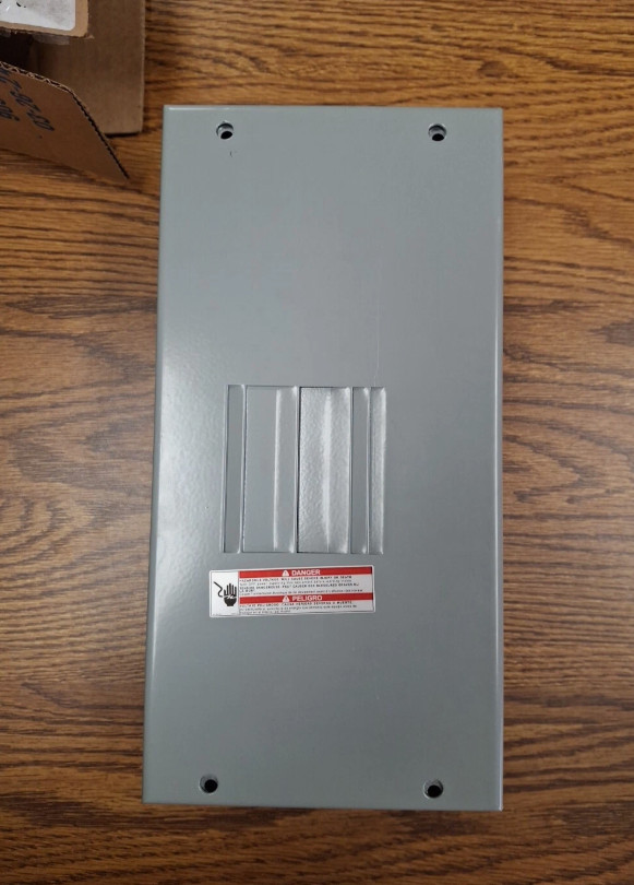 Eaton 70 amps 120/240 V 2 space 4 circuits Surface Mount Main Lug *105